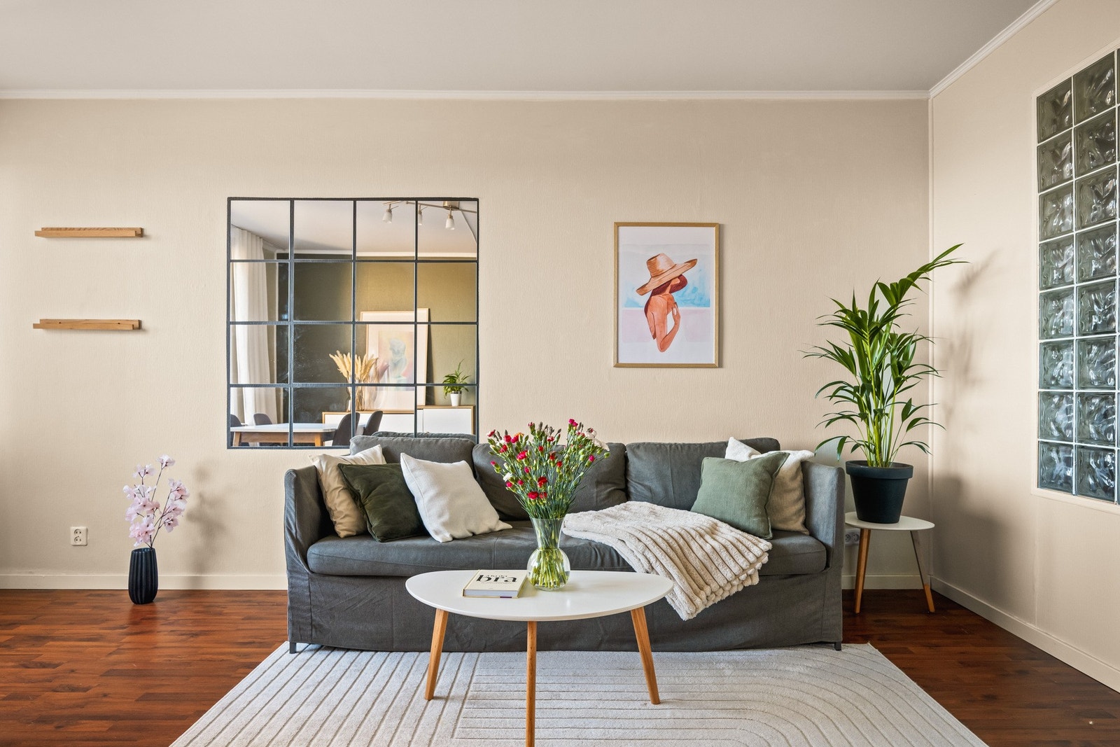 Fra stuen er det utgang til en altan på 14 kvm. Galleribilde