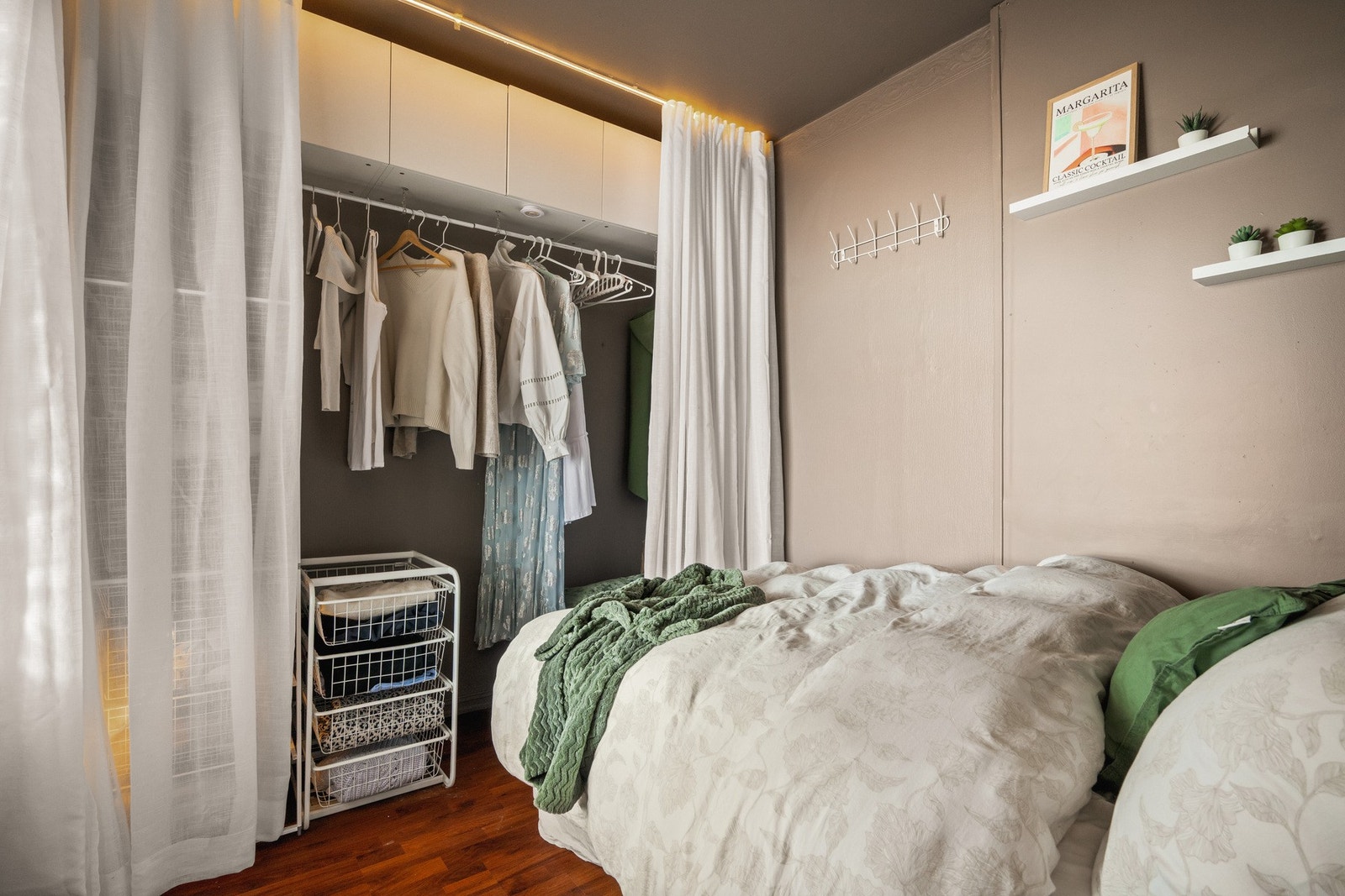 Her er det plass til seng og garderobeløsning. Galleribilde