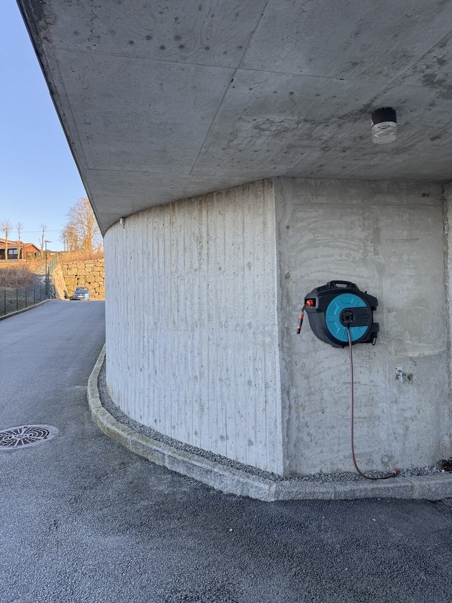 Vaskeplass for bil og motorsykkel Galleribilde