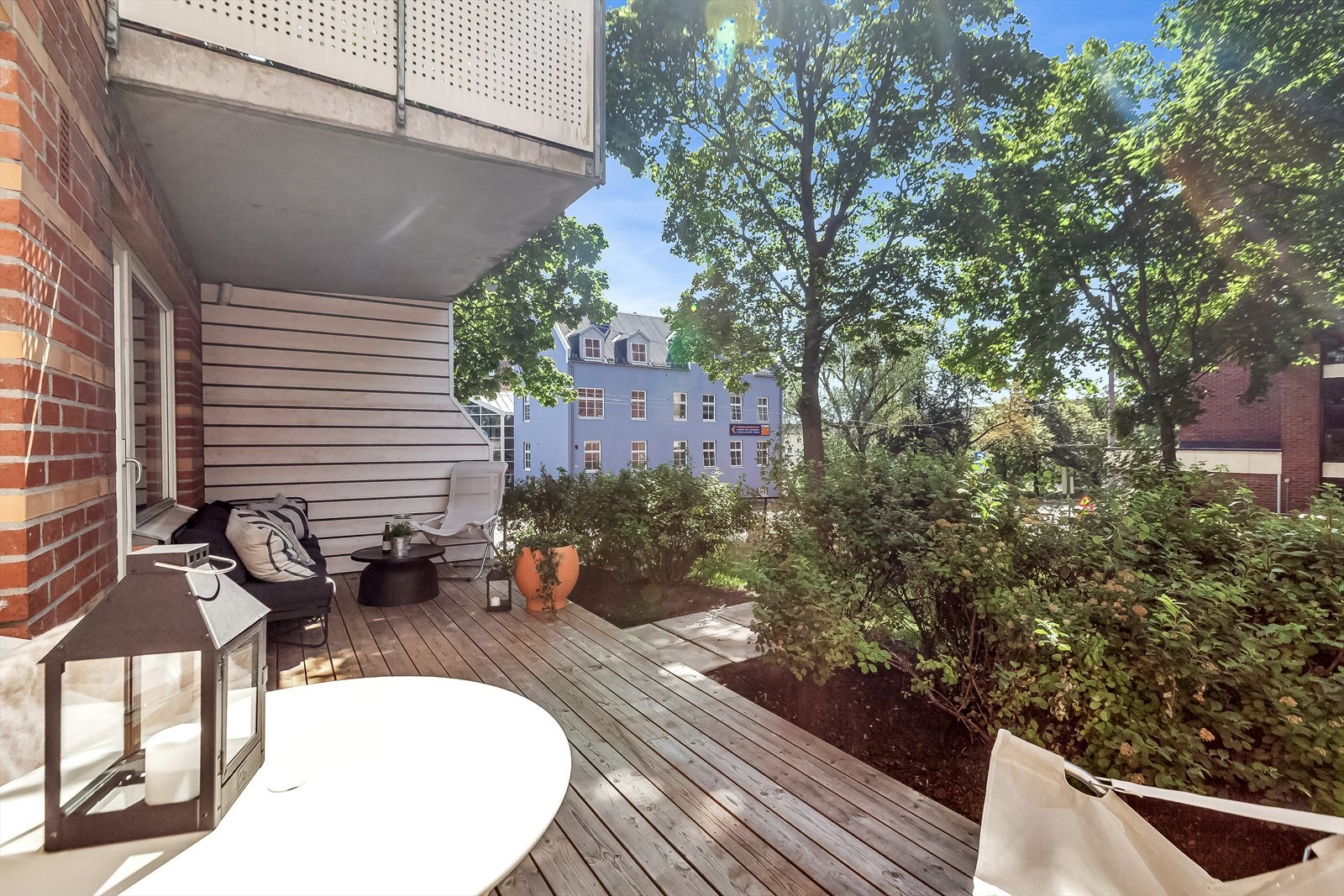 Et av de mange høydepunktene er denne fantastiske terrassen på 17m2 Galleribilde