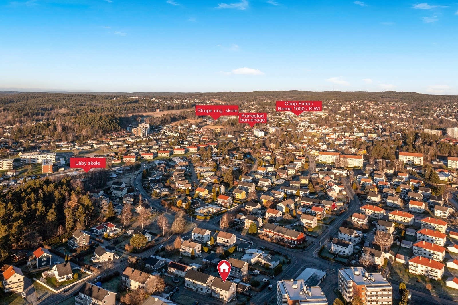 Blåklokkeveien 18A ligger i et populært og etablert boligområde på Glenne/Låby. Galleribilde