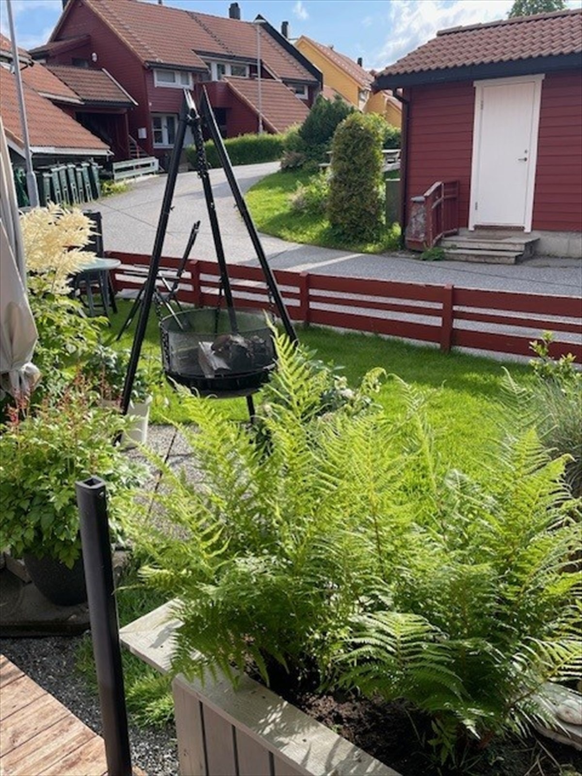 Trivelig uteområde ved inngangspartiet (Selgers bilde) Galleribilde