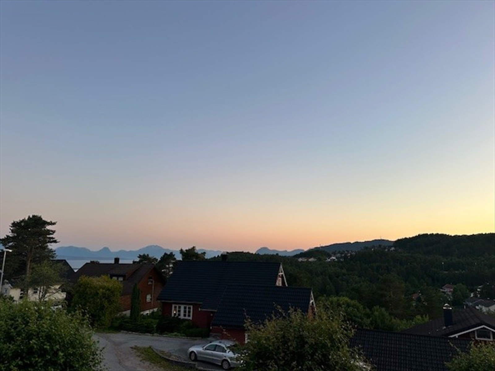 På midtsommeren har man kveldssolen frem til ca. kl.22 Galleribilde