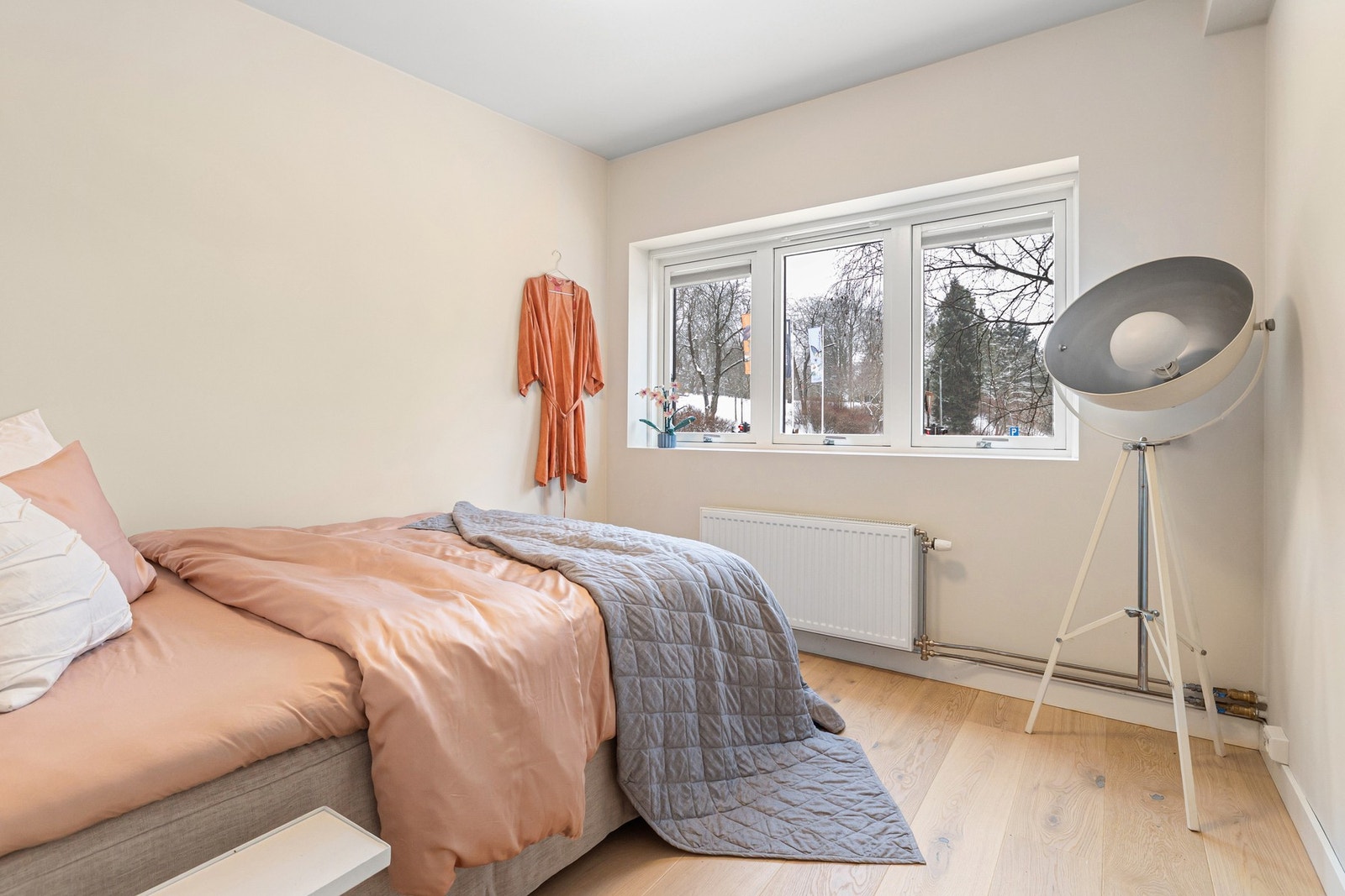 Leiligheten har to romslige soverom på ca. 8,5 kvm og 8,2 kvm. Galleribilde