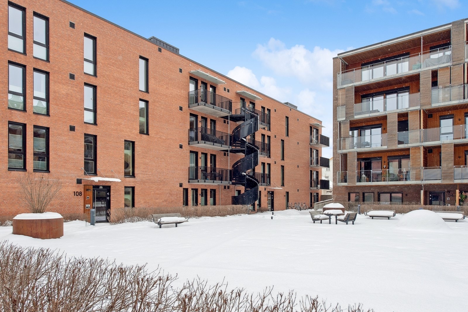 Her bor du med kort gangavstand til alt av byens fasiliteter, enten du skal handle, spise ute, trene eller benytte kollektivtilbud. Galleribilde