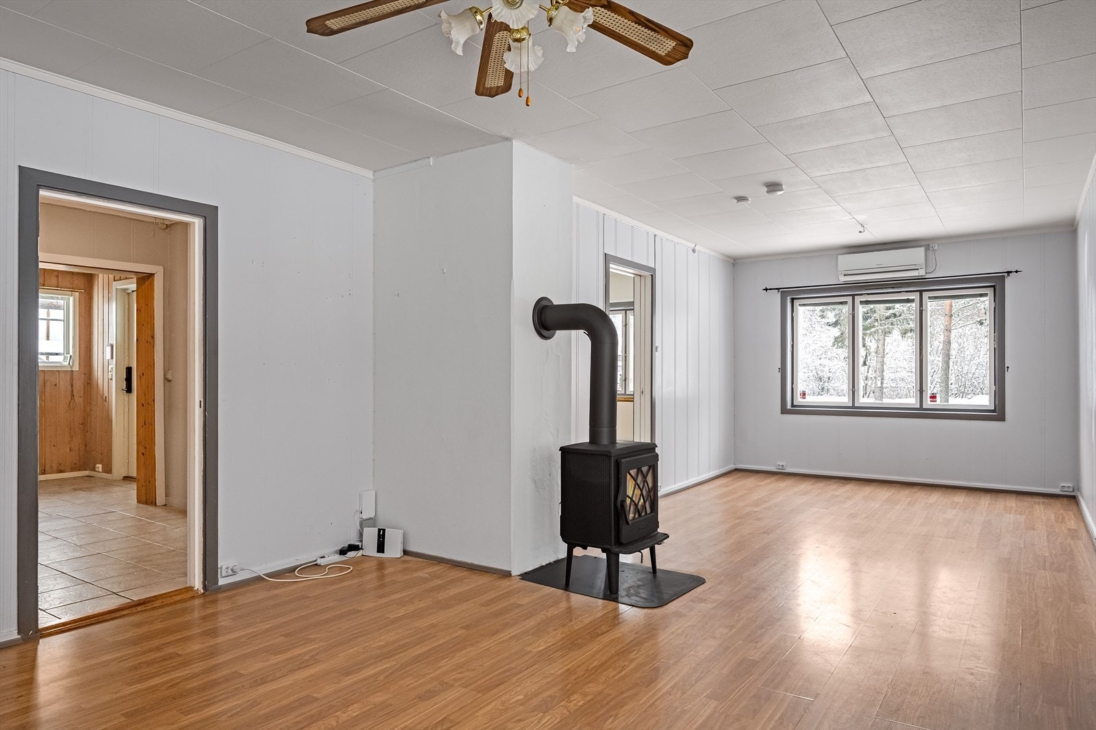 Det er også montert luft-til-luft varmepumpe fra 2008 som sørger for en god og jevn varme på vinterstid. Galleribilde