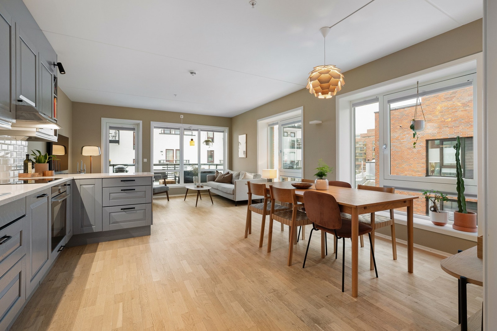 Emir Mekic v/Krogsveen Løren presenterer Bøkkerveien 22A! Foto: Mats Holst Galleribilde