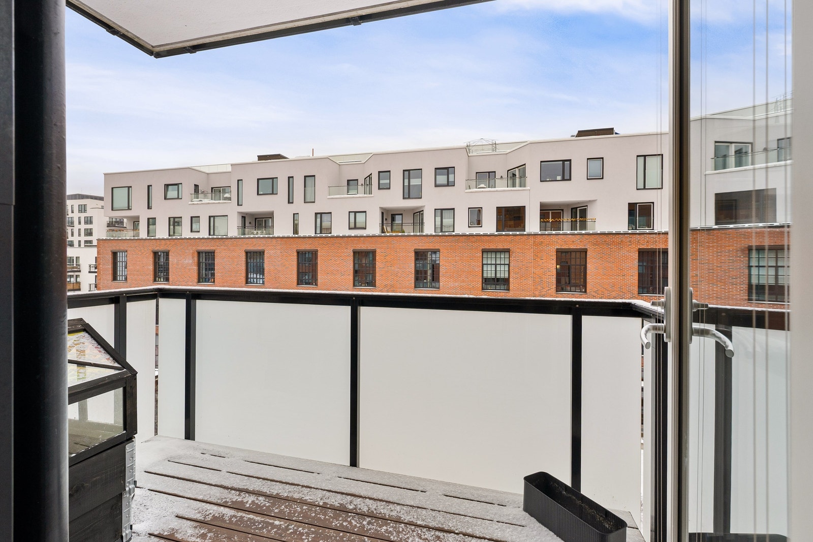 Adkomst fra hovedsoverom til sørøstvendt balkong på 5 m² Galleribilde