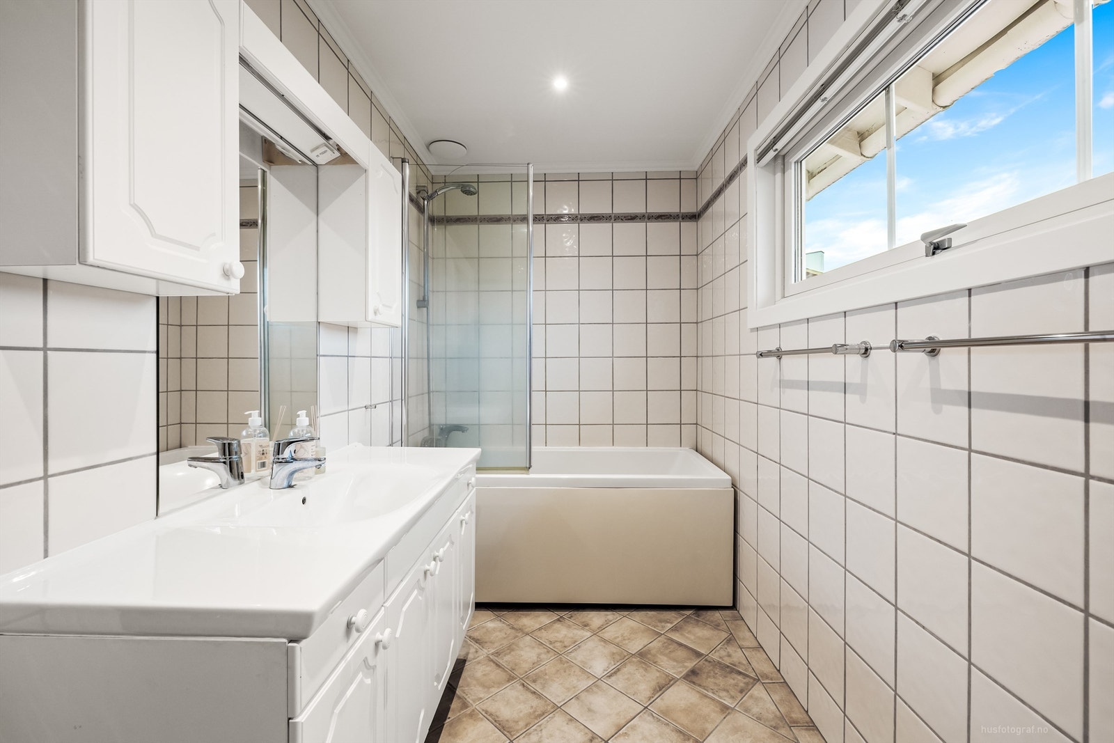 Også badet i andre etasje er utstyrt med gulvvarme. Galleribilde