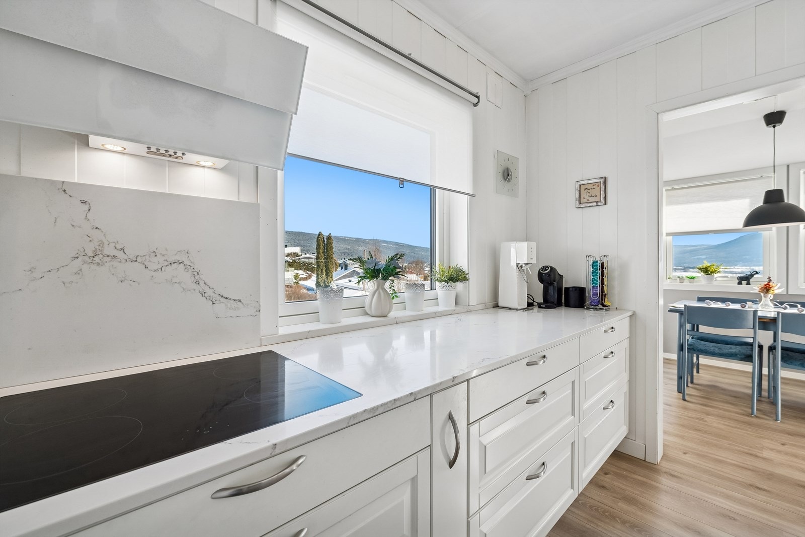 Integrert platetopp og komfyrvakt montert! Galleribilde