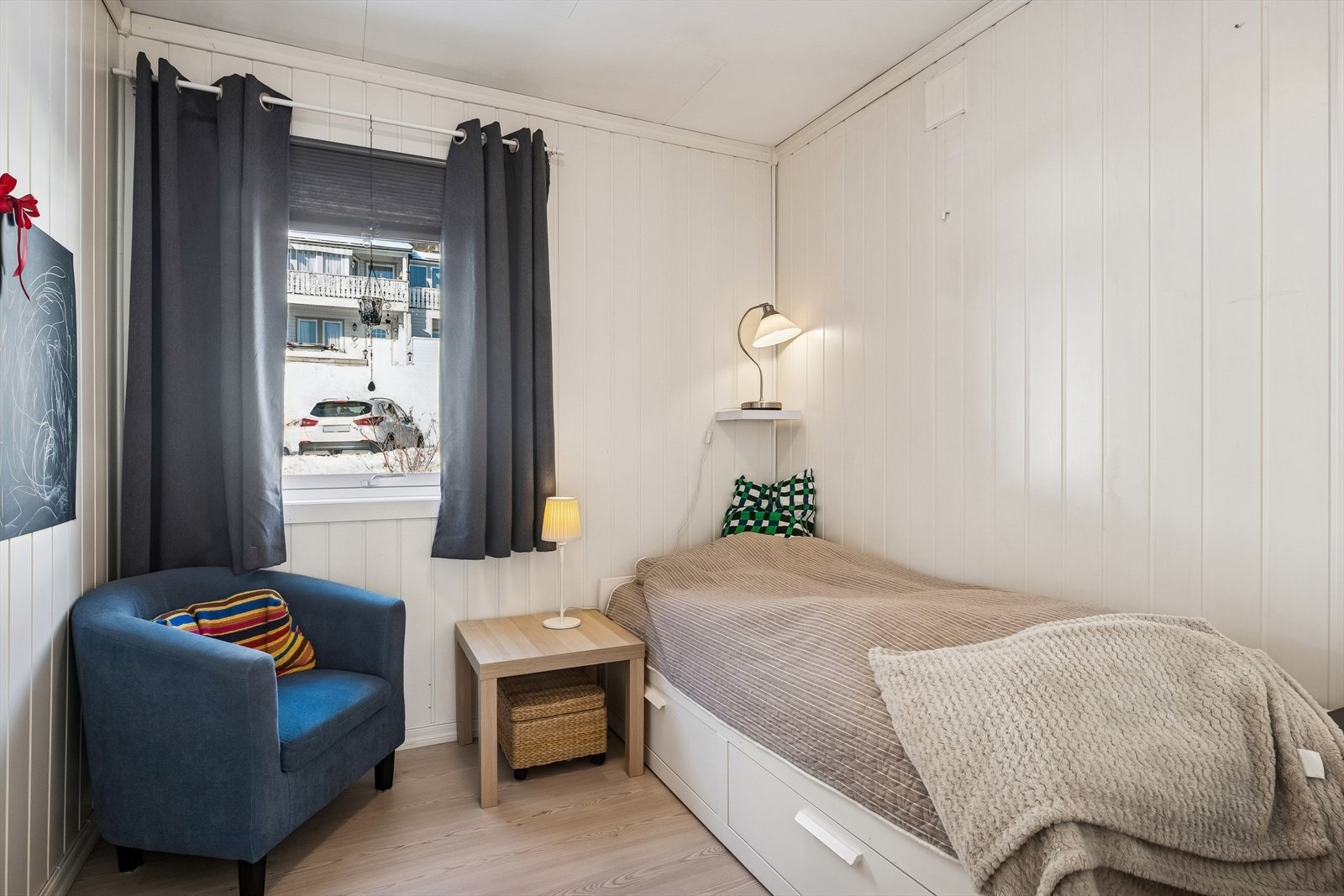 Soverom 2 - Et flott barnerom med plass til både seng og nattbord! Galleribilde