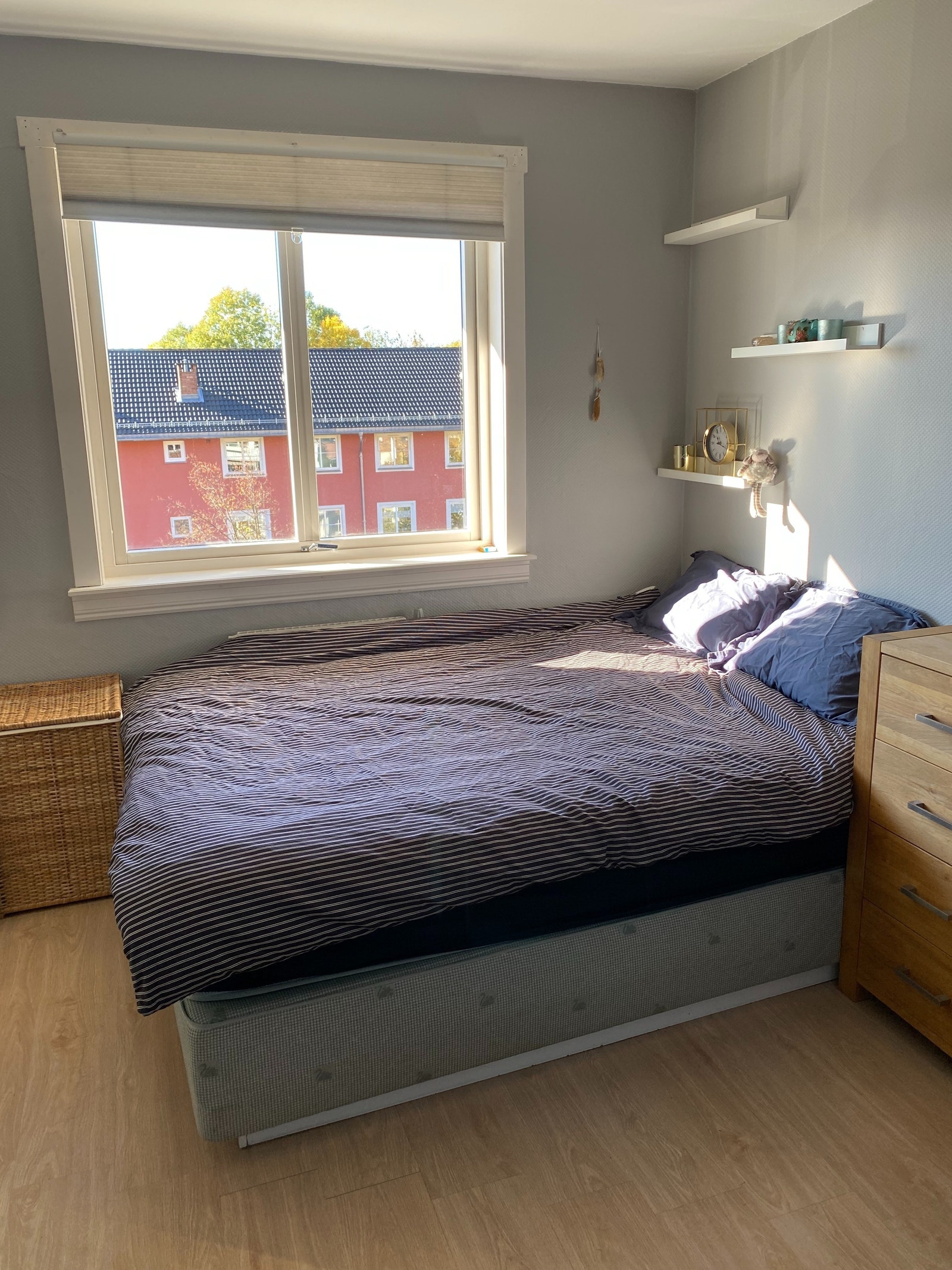 Gammelt bilde. Ny parkett er lagt nå, rommet er umøblert. Galleribilde