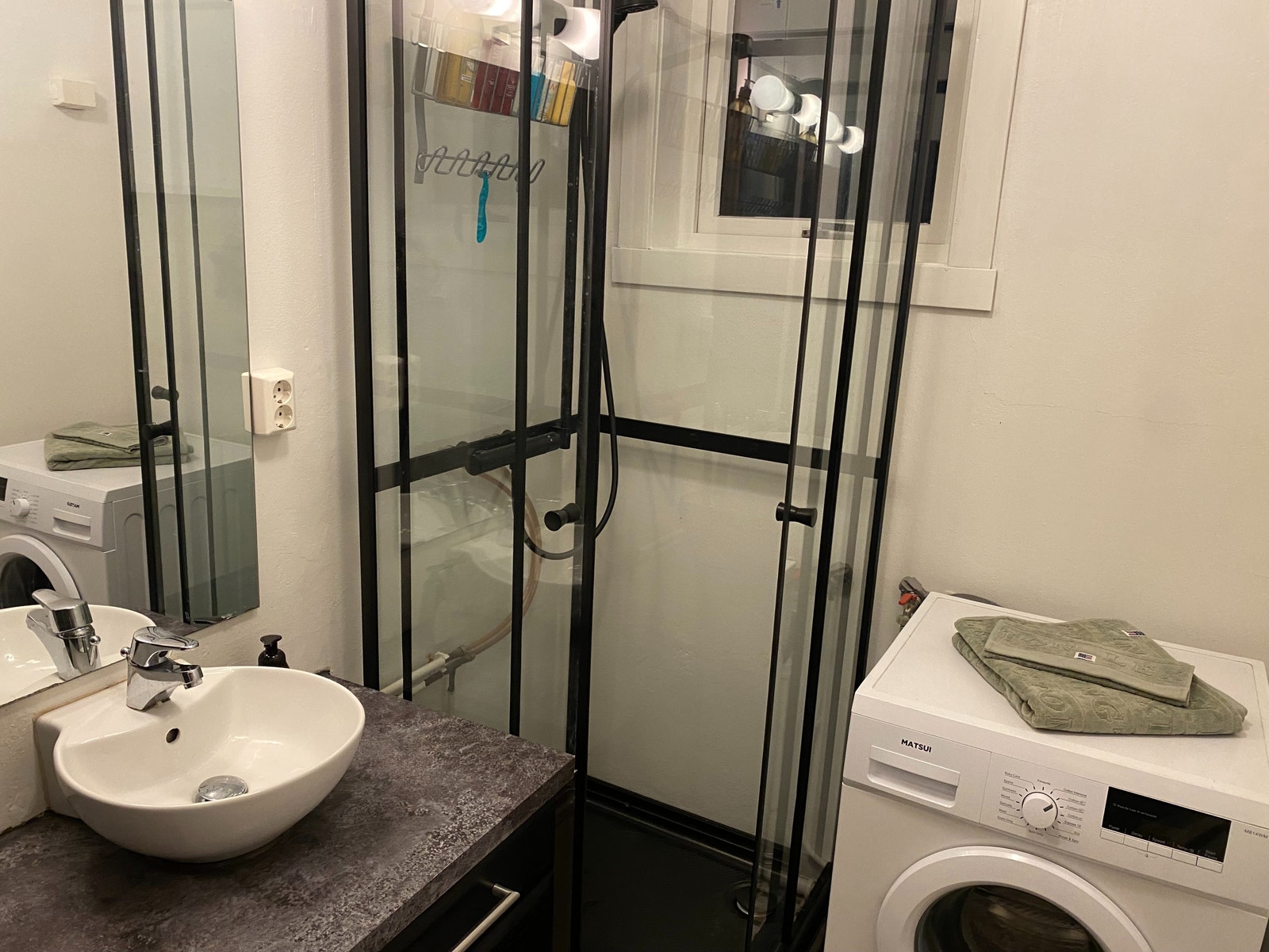 Nytt dusjkabinett februar 2026 Galleribilde