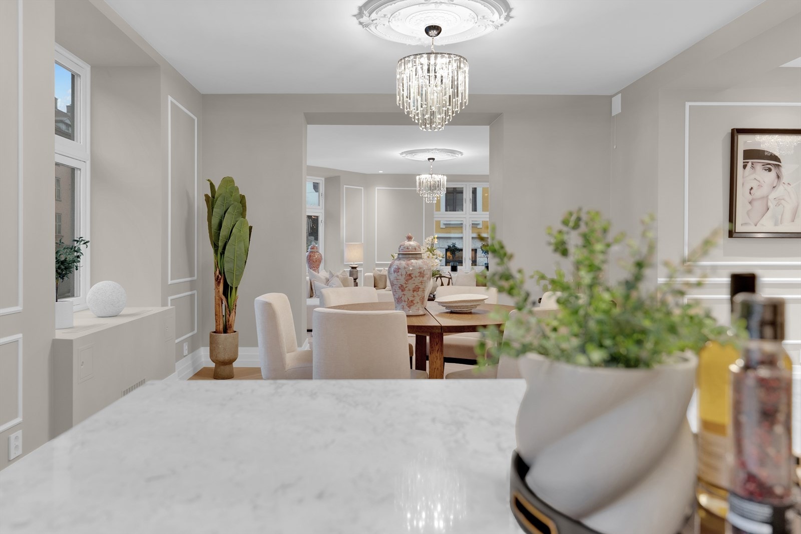 Her er det kjøkken, spisestue og stue. Galleribilde