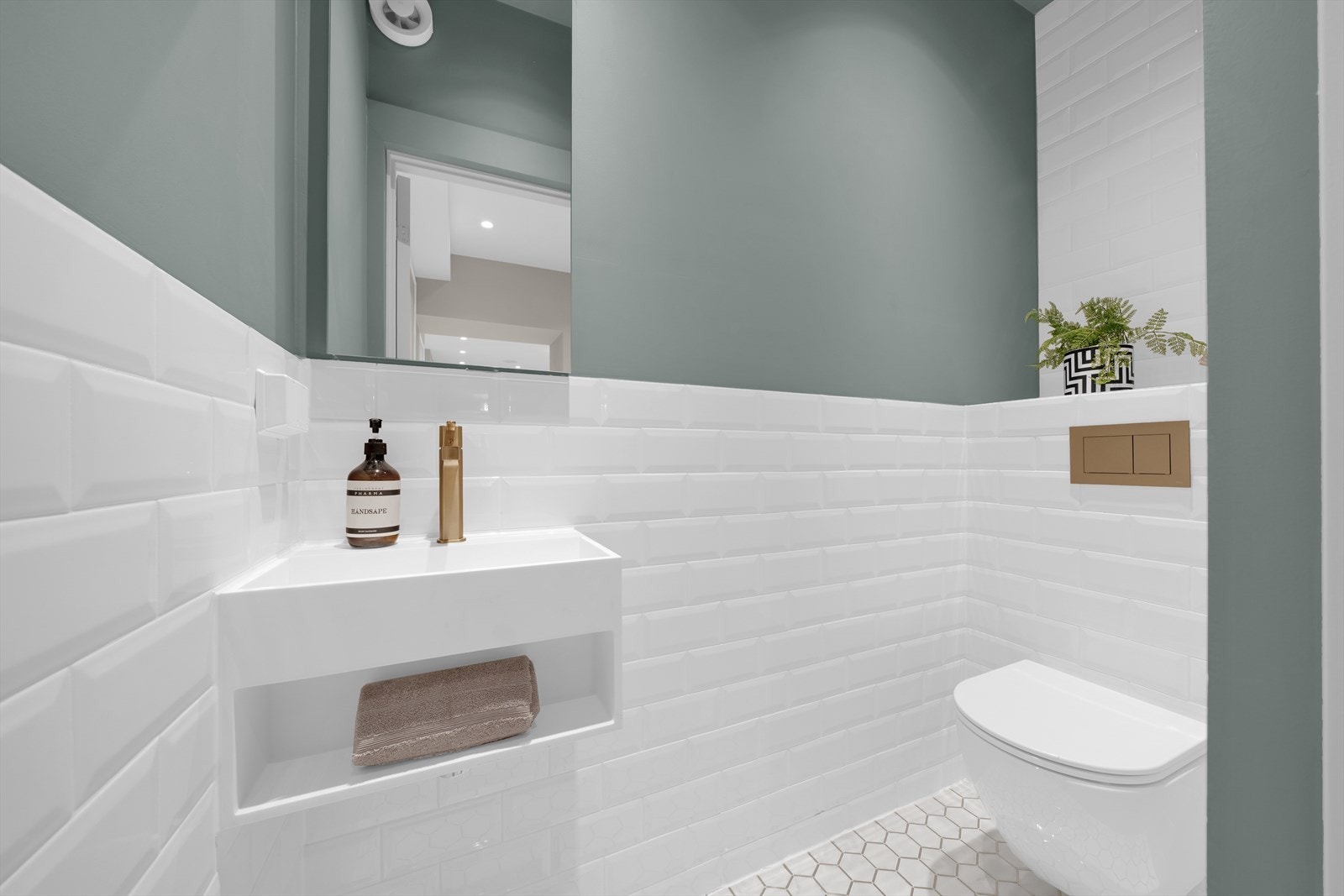 Gjestetoalett i tilknytning til hall Galleribilde