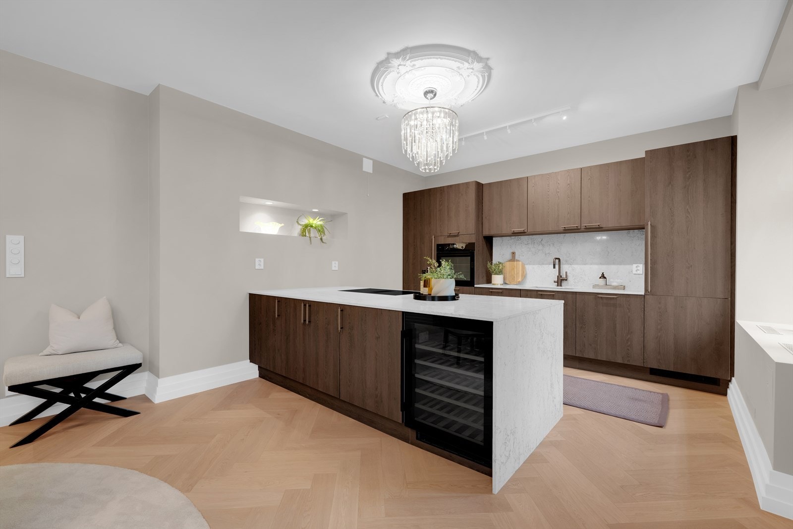 Moderne kjøkken fra HTK og integrerte hvitevarer Galleribilde