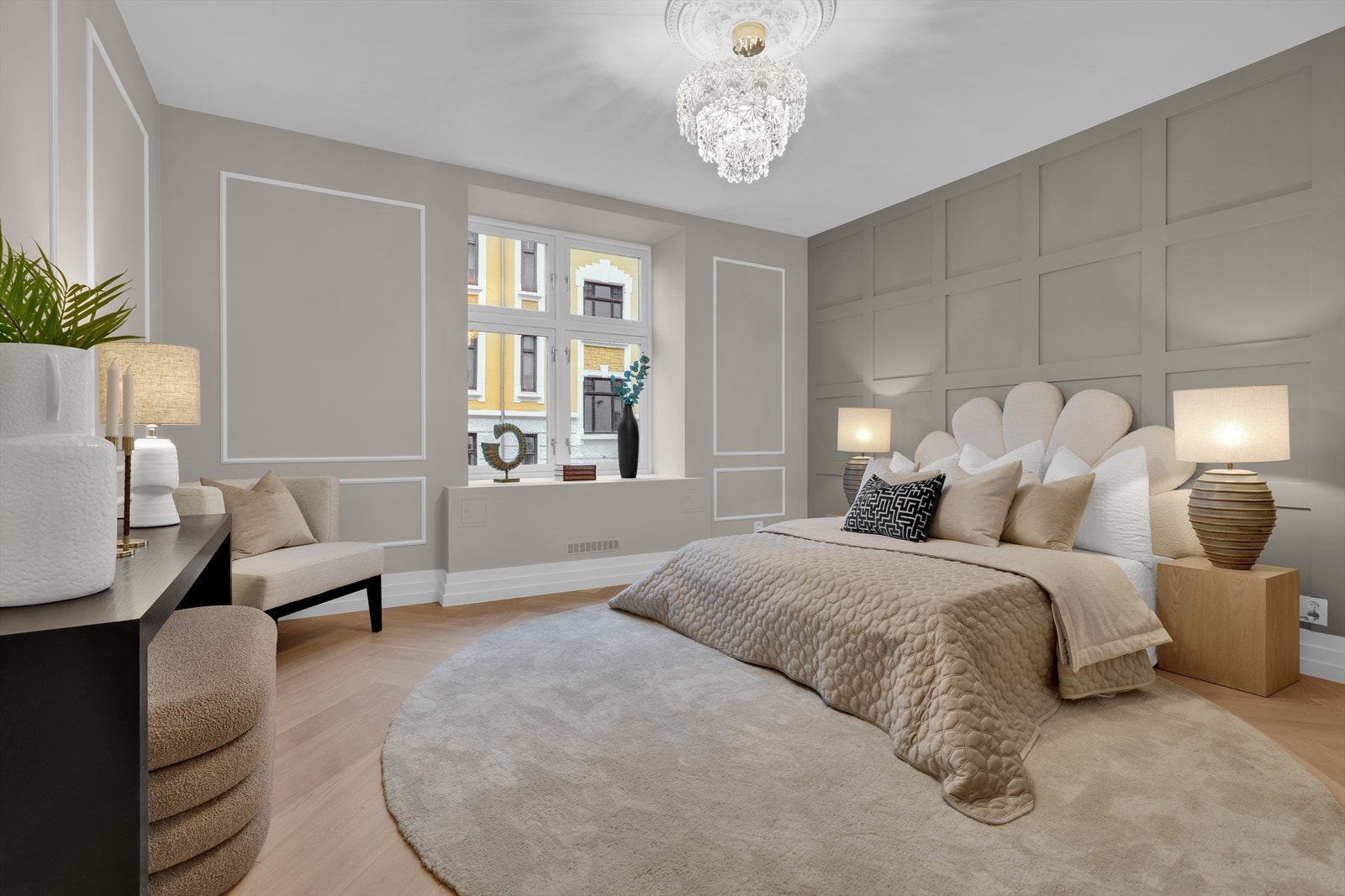 Soverom med utstrakt bruk av molding Galleribilde