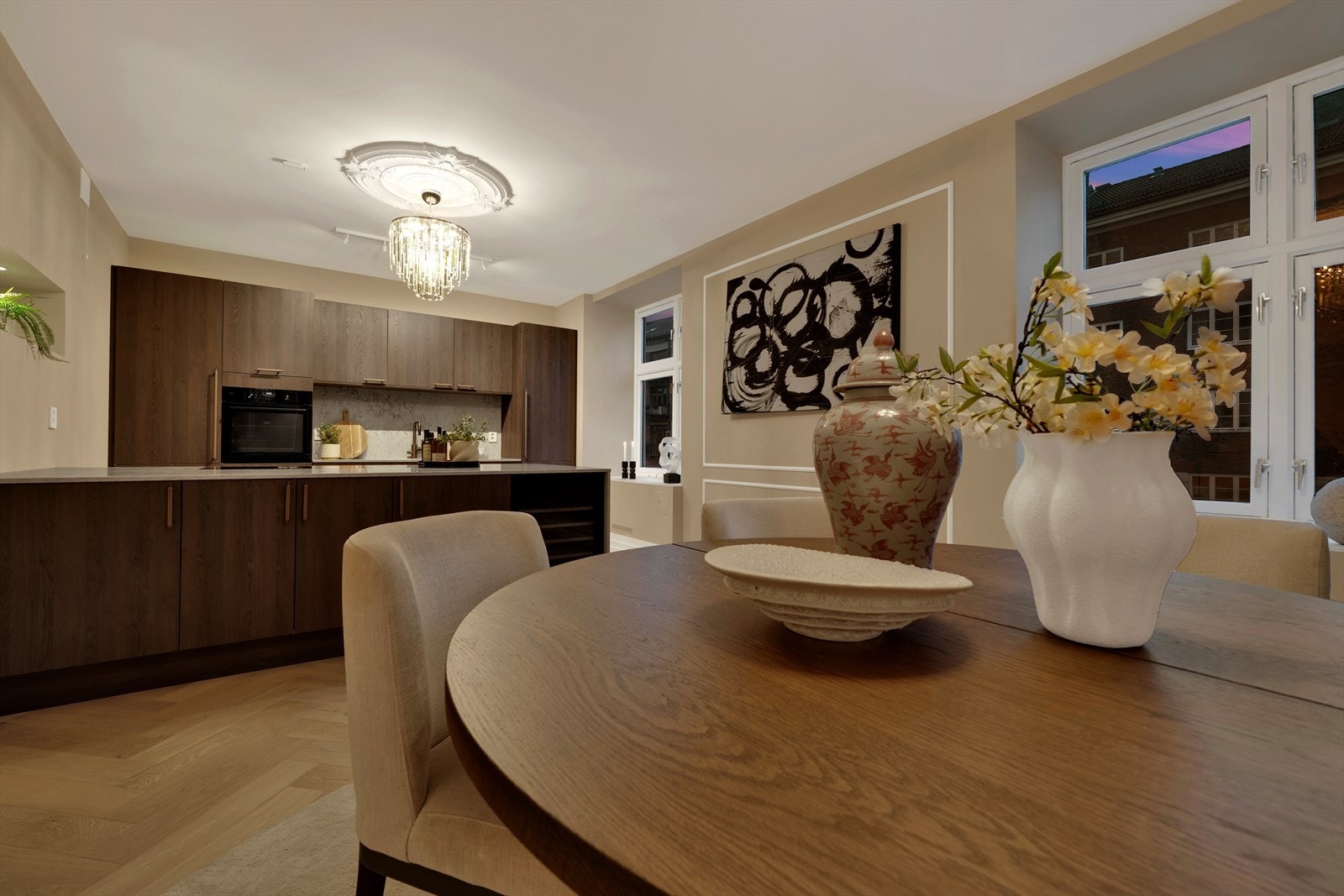 Spisestue og kjøkken Galleribilde