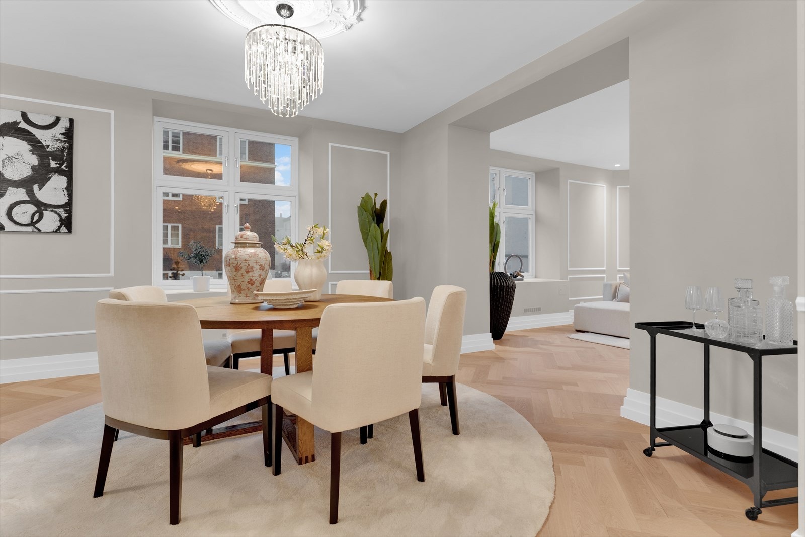 Spisestue med rosett og fiskebensparkett Galleribilde