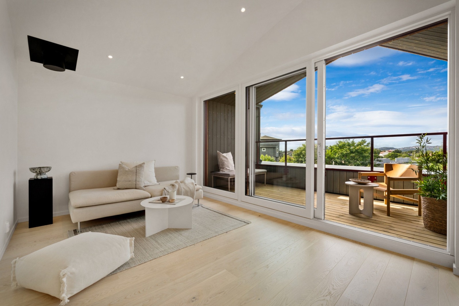 NB - Bildene er fra nabohuset. Galleribilde