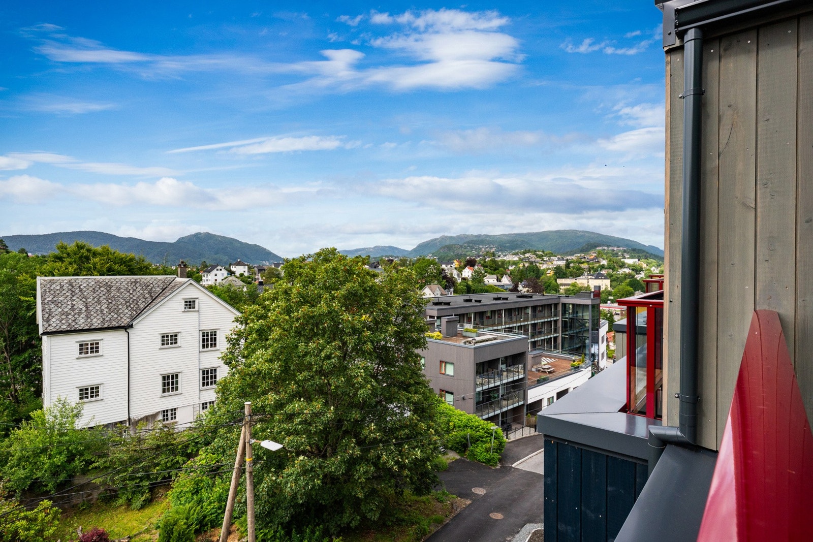 Her er det også en flott utsikt! NB - Bildene er fra nabohuset. Galleribilde