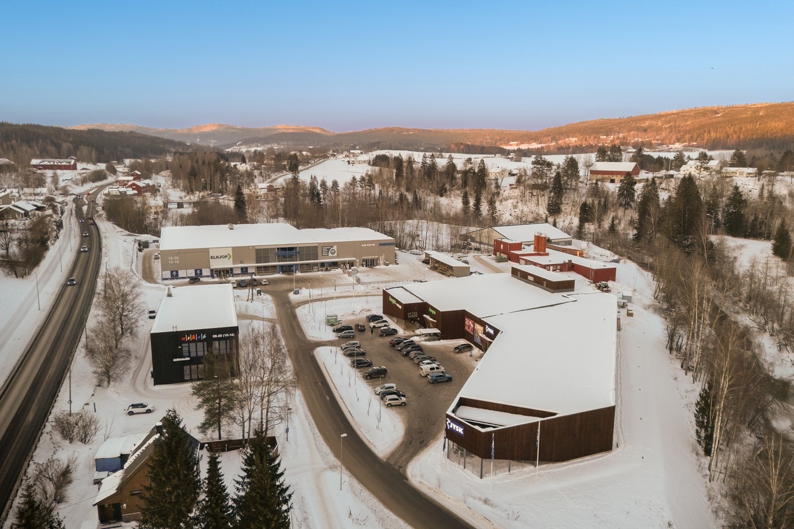 Like ved finner du også Elkjøp, Jysk og Europris. Her bor du med kort avstand til det du trenger i hverdagen. Galleribilde