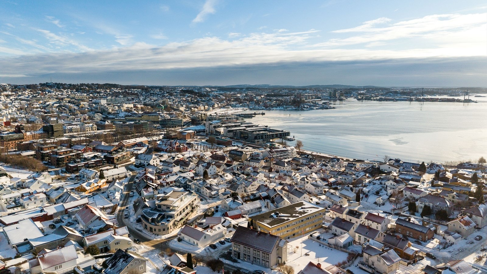 Kort vei til strand, byliv og butikker Galleribilde
