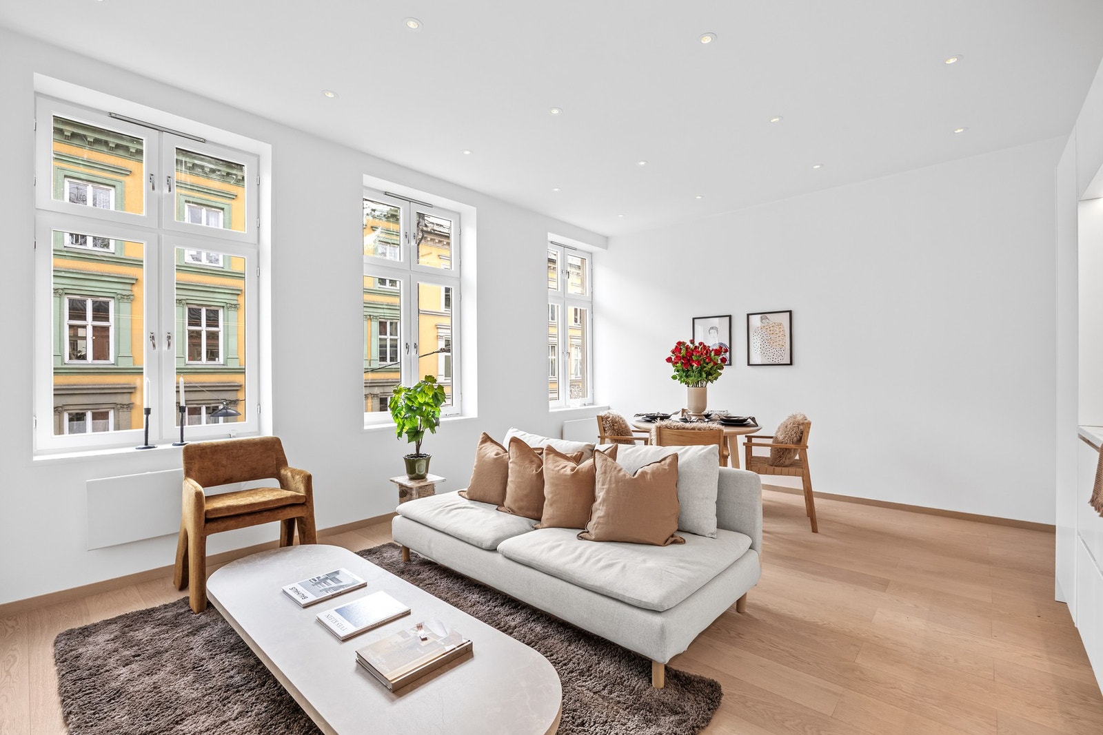 Leiligheten blir oppvarmet gjennom elektriske panelovner. Galleribilde