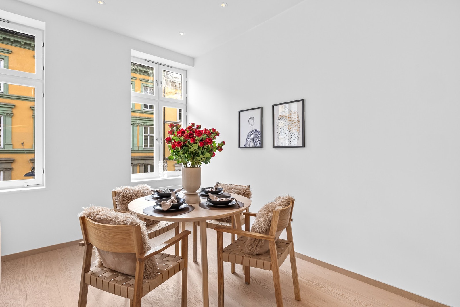 Her kan familien eller middagsgjester samles til en hyggelig middag. Galleribilde