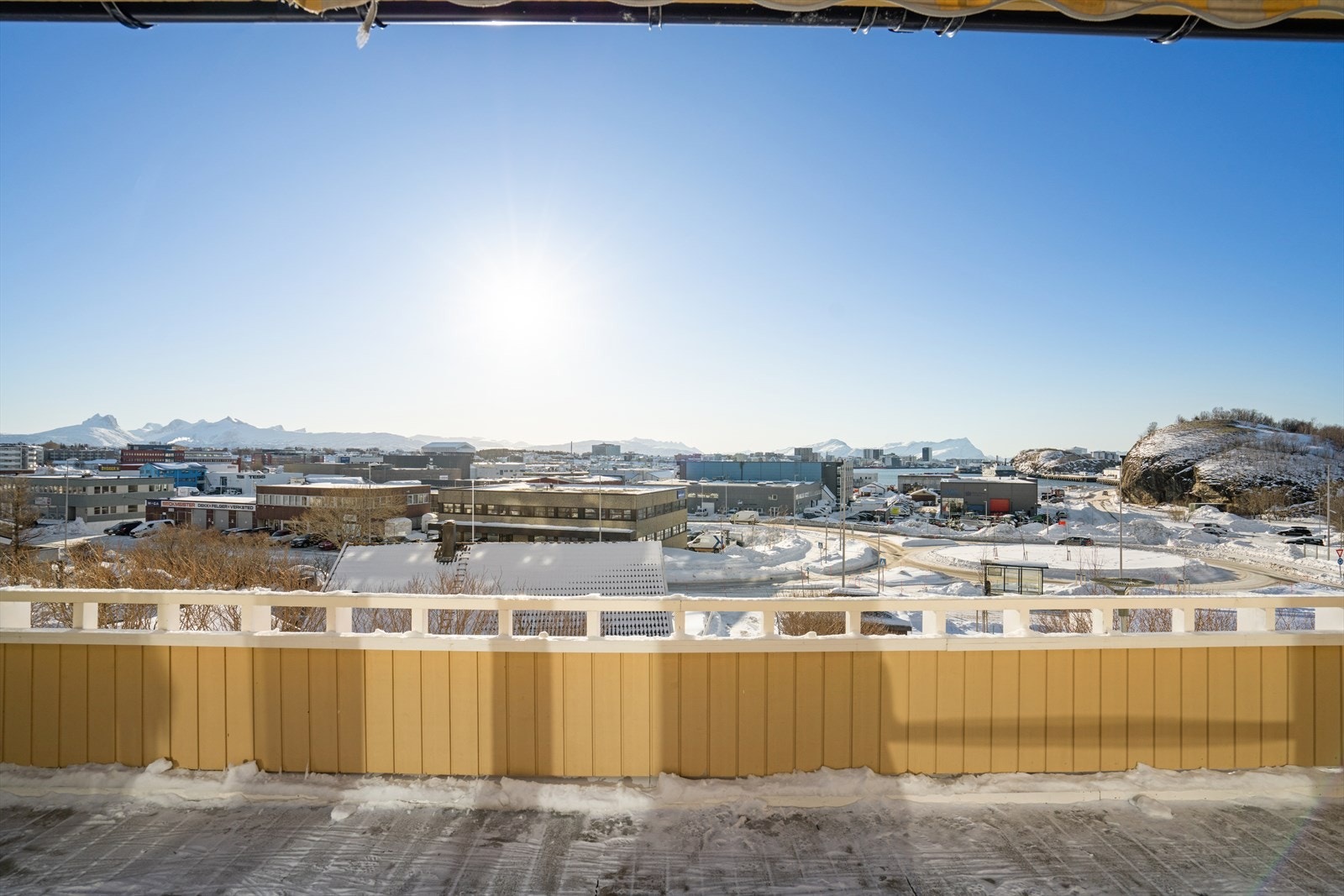 Her har man fantastisk utsikt mot Bodø havn og byen Galleribilde