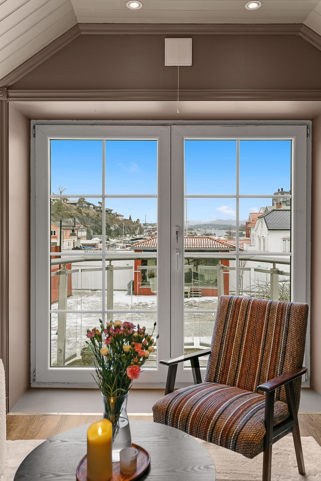 Mot balkong Galleribilde