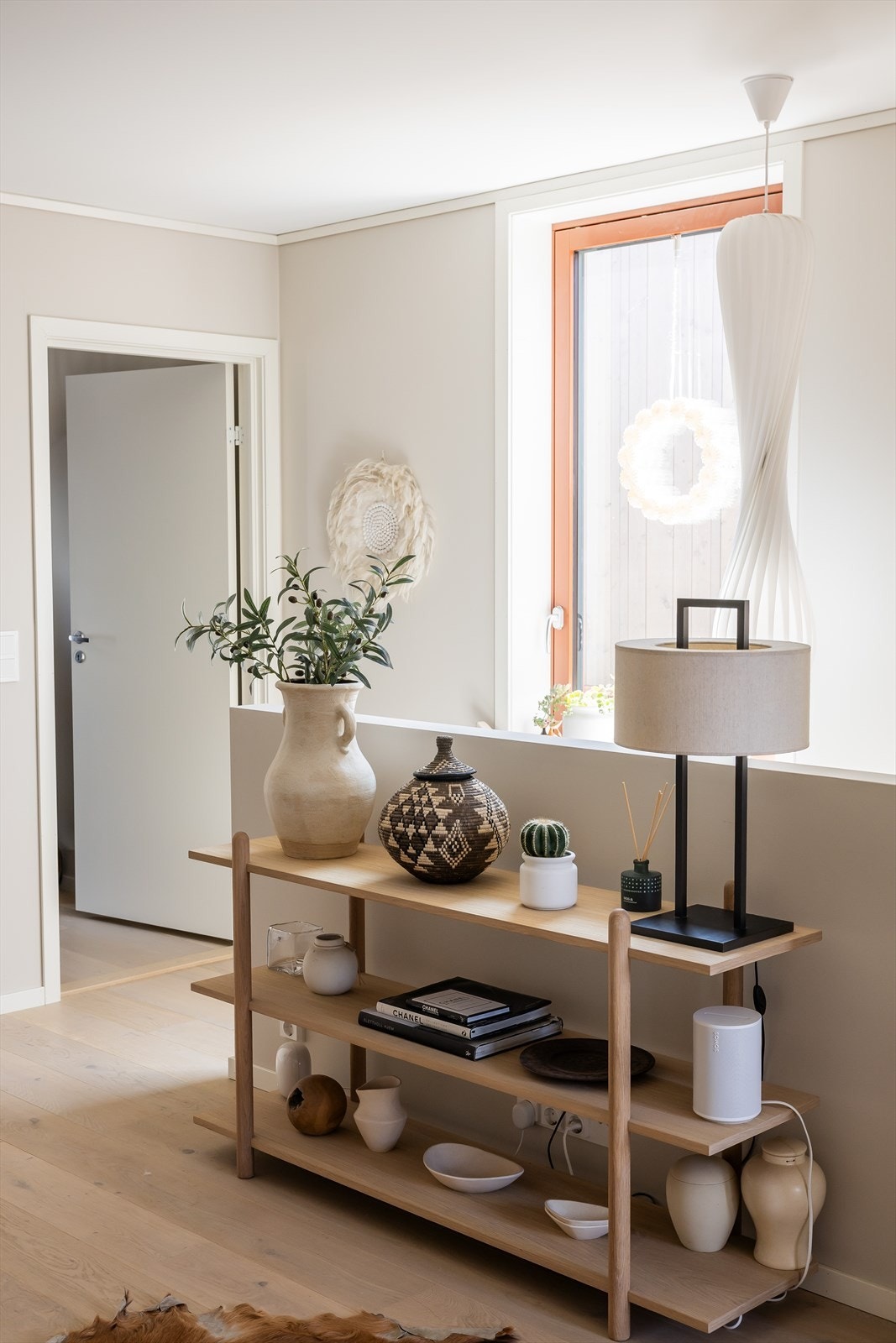 I andre etasje finner du egen stue - perfekt når barna har gjester! Galleribilde