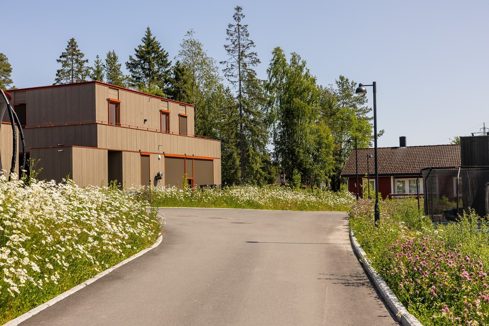 Marka ligger tett på og har merkede stier og skogsveier for enkel ferdsel, sommer som vinter. Her er det turterreng som passer for alle. Galleribilde