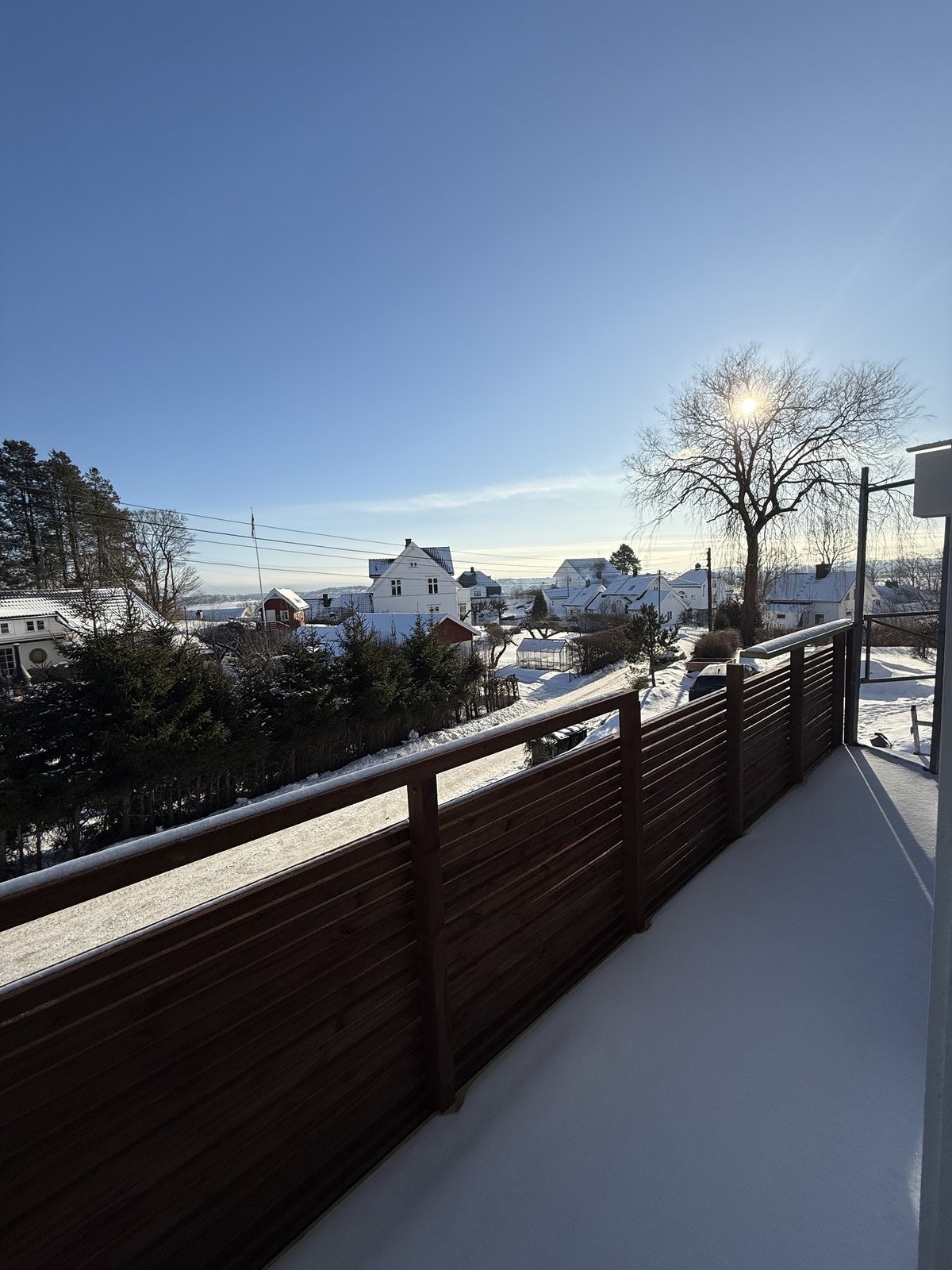 Solrik terrasse med flott utsikt! Galleribilde