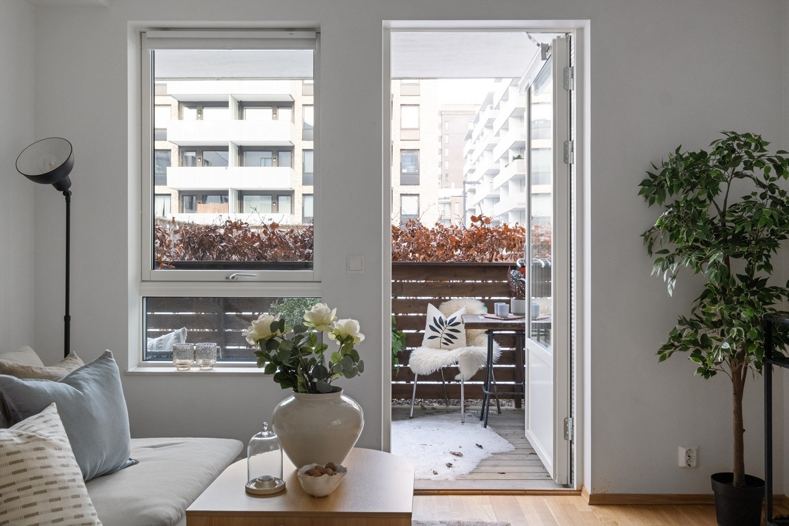 Vender inn mot indre gårdsrom. Galleribilde