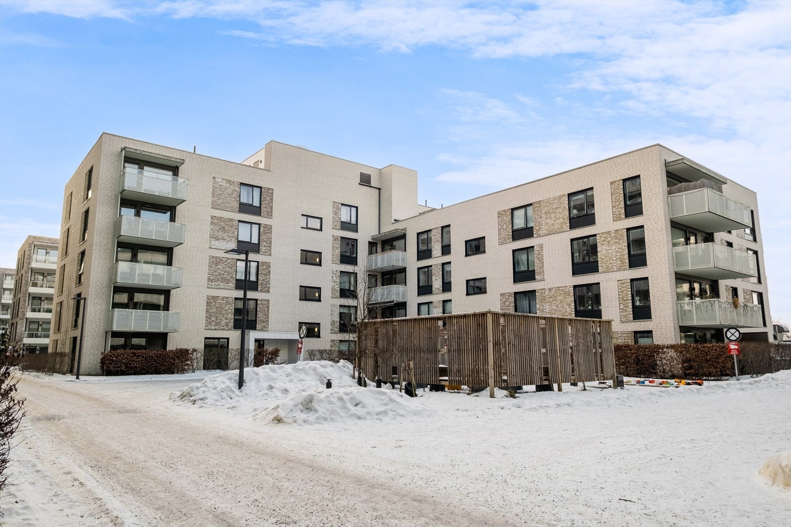 Kort vei til T-bane på Storo og Sinsen. Galleribilde