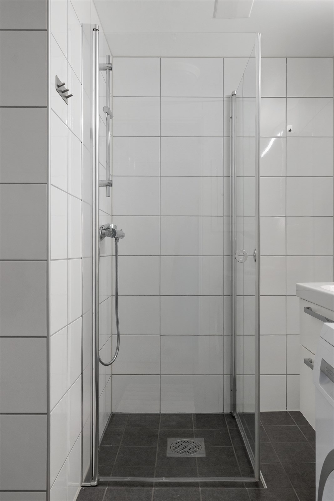 Praktisk utforming med god arealutnyttelse og tilfredsstillende oppbevaringsmuligheter. Galleribilde