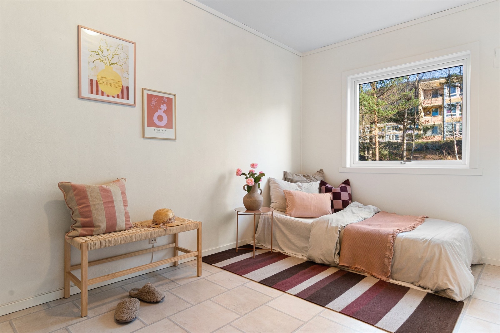 - Soverom nr. 2 passer perfekt som barnerom eller gjesterom - Galleribilde