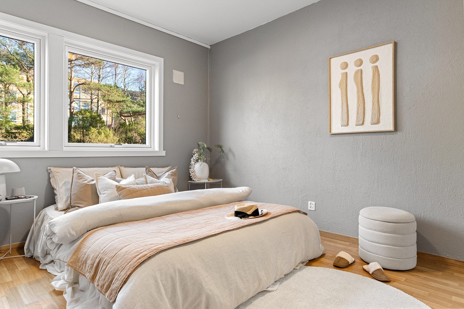 - Hovedsoverommet er av meget god størrelse med god plass til dobbeltseng - Galleribilde