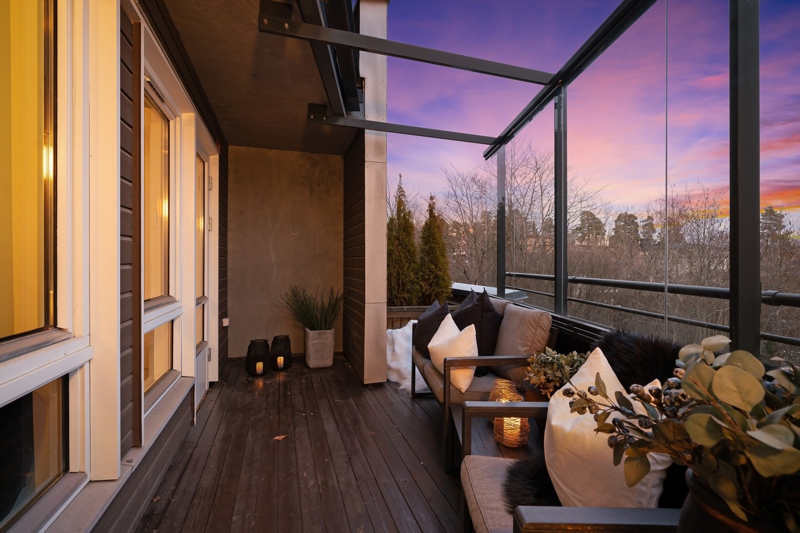 Fra stuen er det utgang til vinterhage på ca. 10kvm. Galleribilde