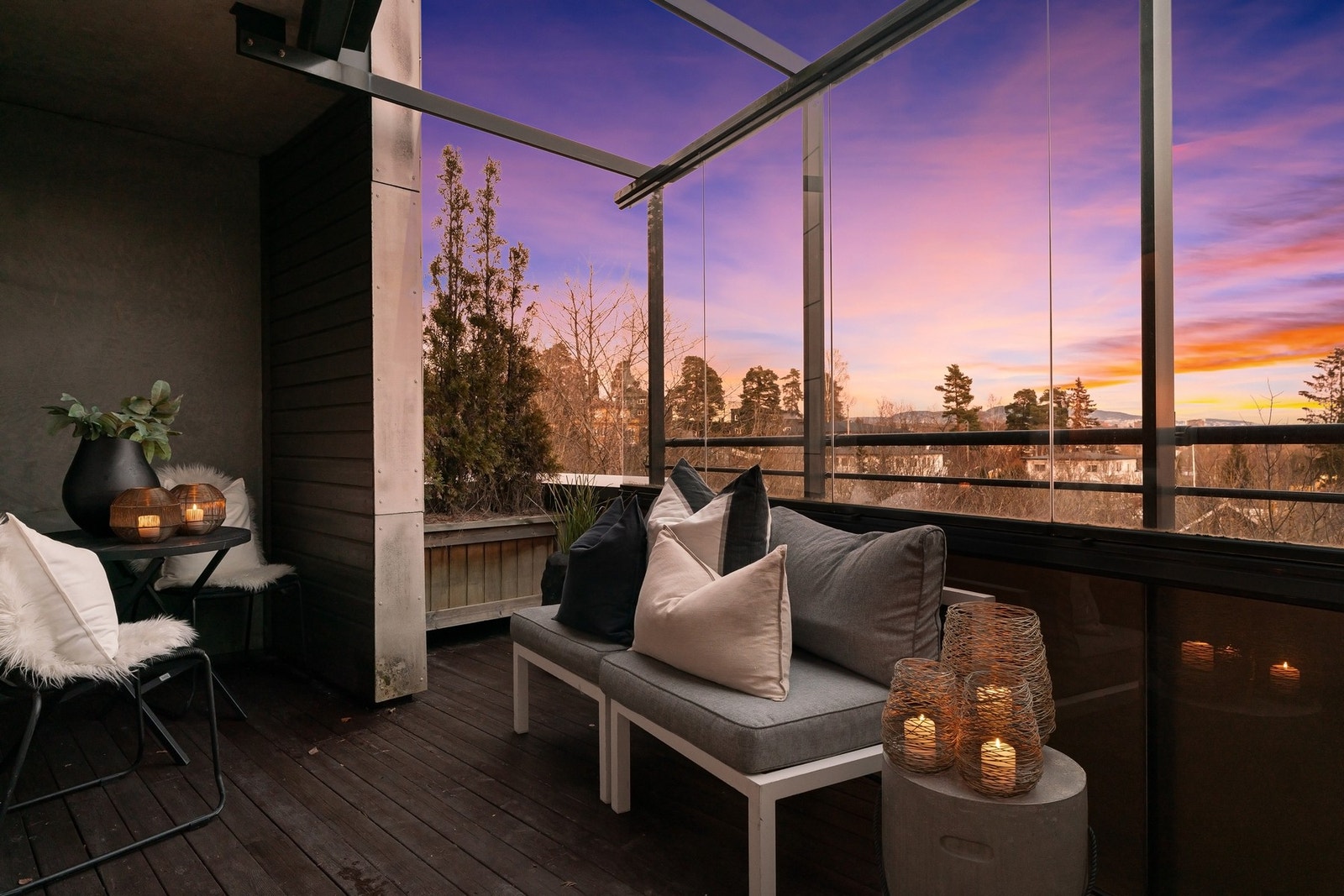 En 5-roms leilighet med vinterhager og fantastisk utsikt, i fredelige omgivelser på Montebello. Galleribilde