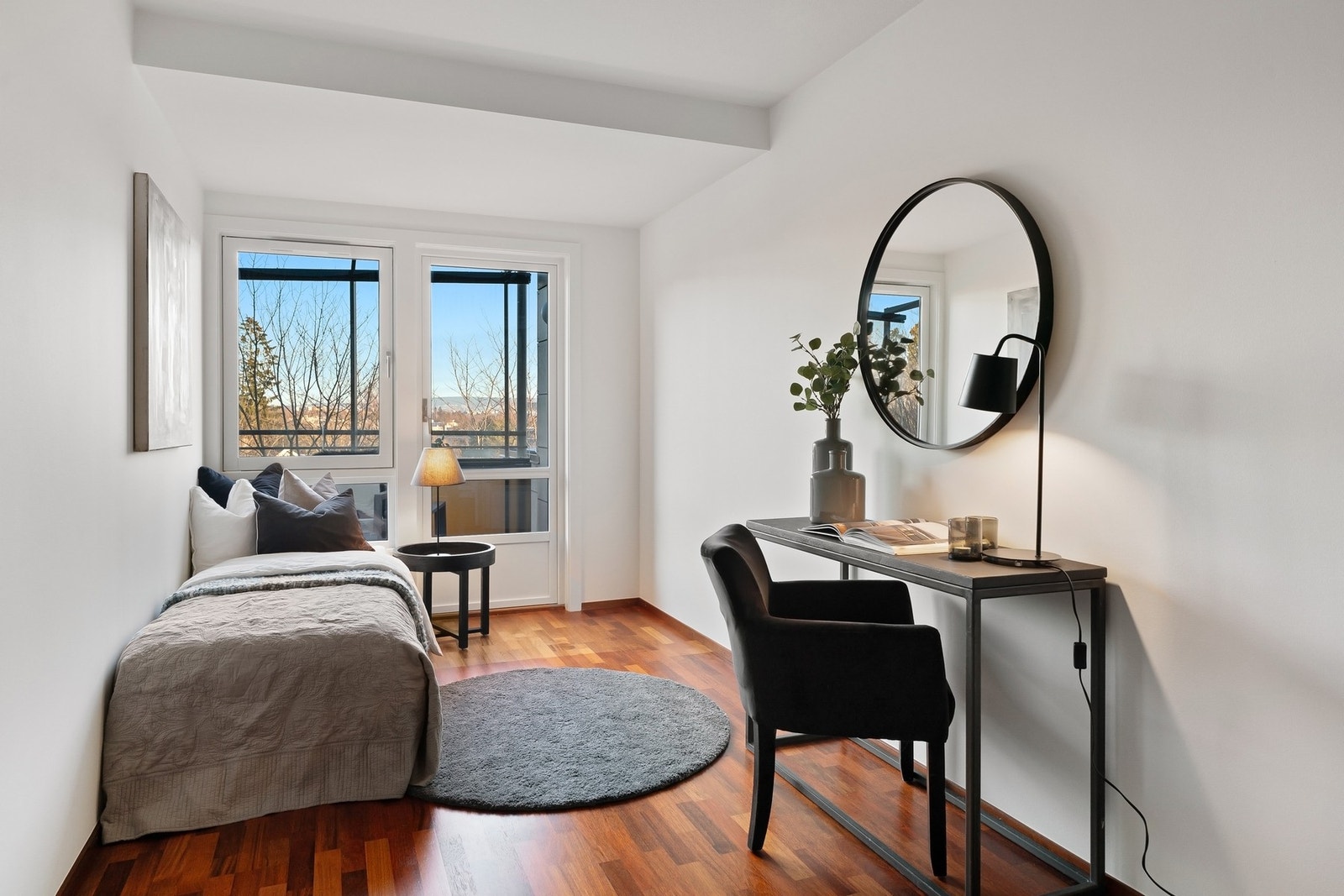 Med flere soverom er mulighetene mange enten du ønsker et hobbyrom, lekerom eller leie ut. Galleribilde