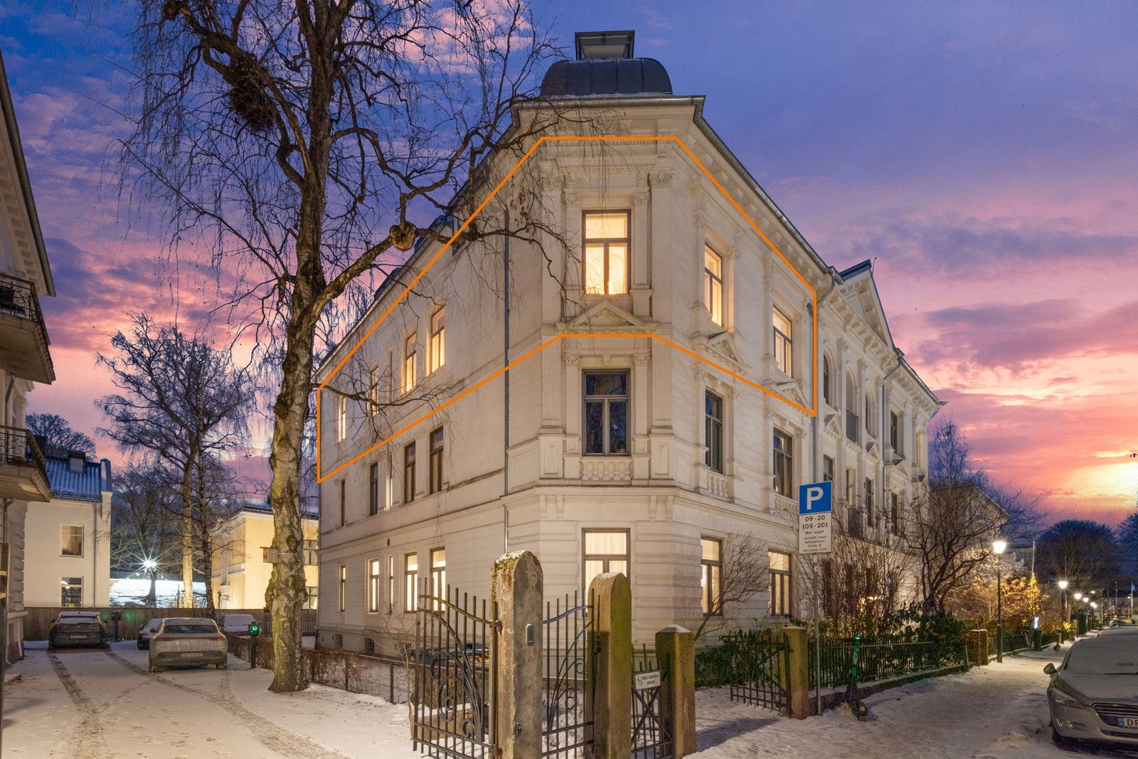 Klassisk bygård med 11 seksjoner totalt. Leiligheten markert Galleribilde