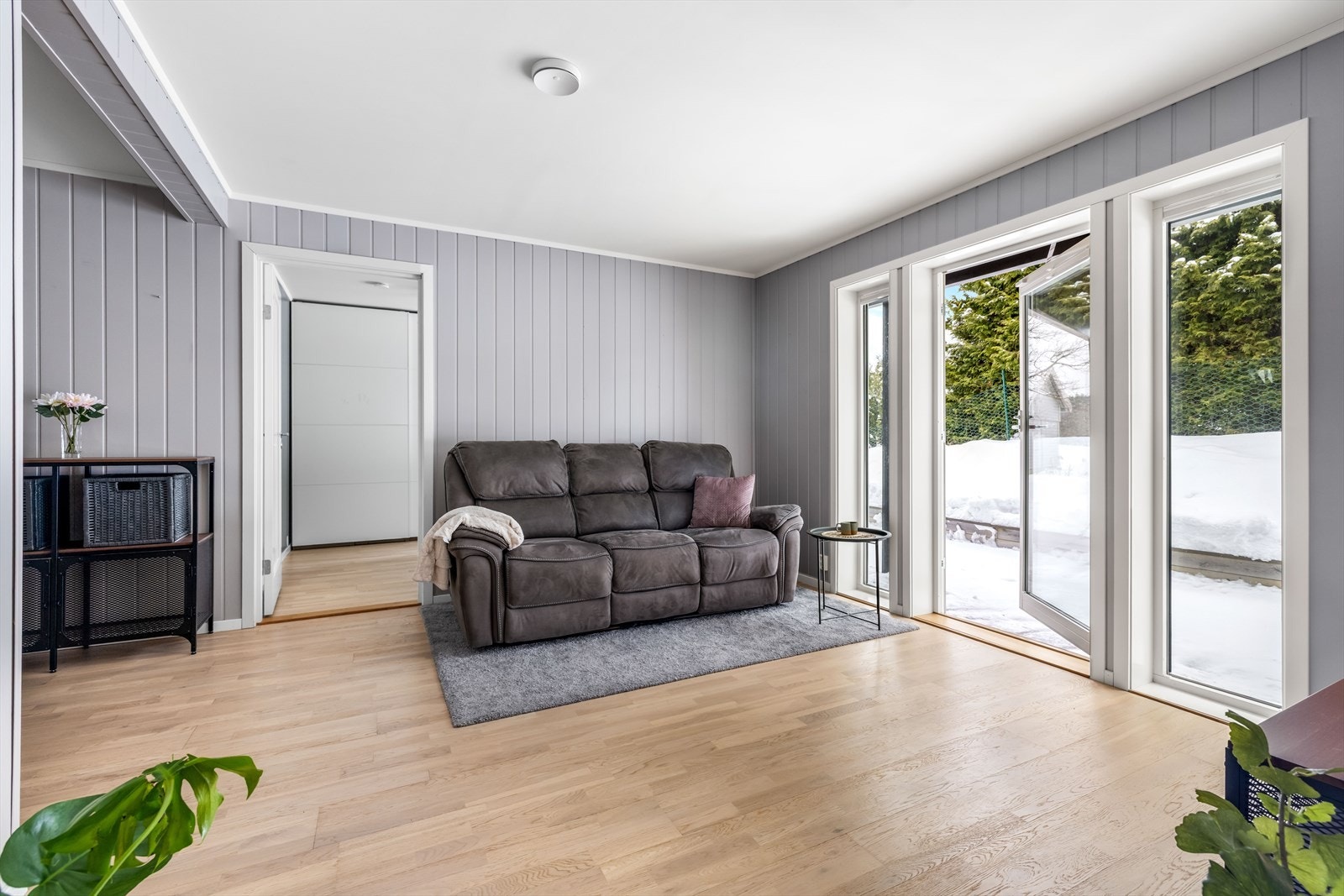 Ekstra stue i 1. etasje, med utgang til terrasse og hagen. Galleribilde