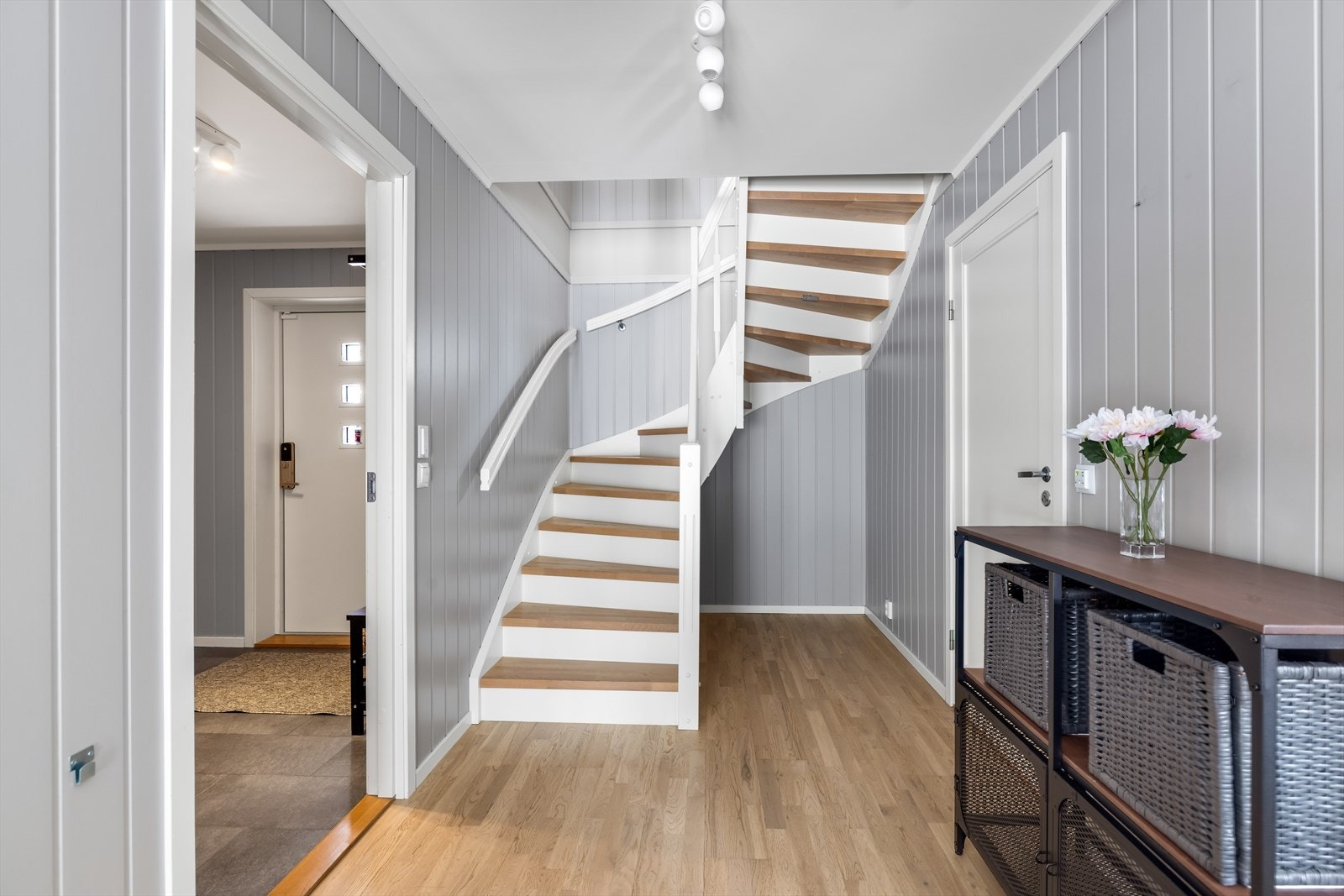 Trappegang i 1.etasje. Galleribilde