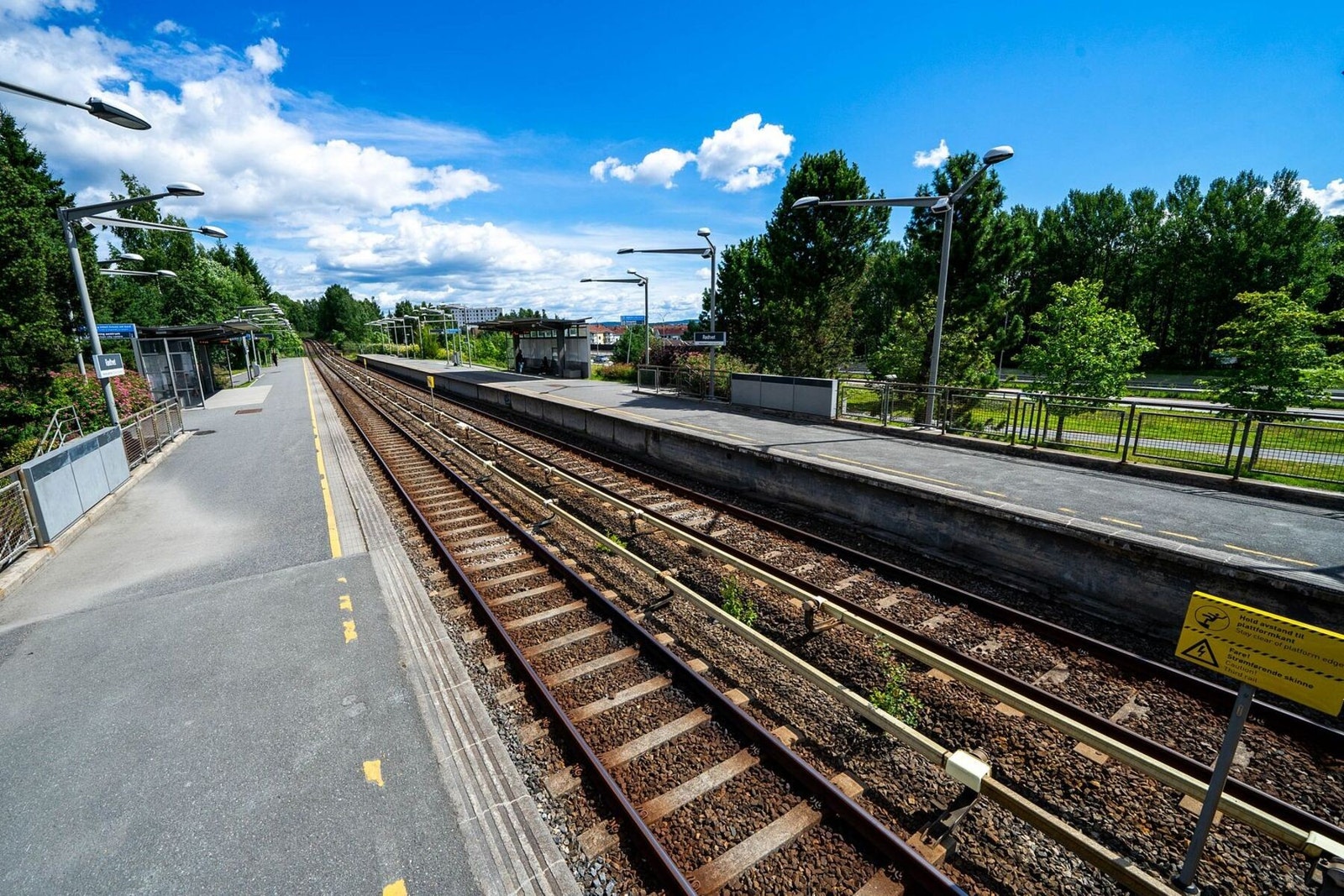 Gode kollektivforbindelser med ca. 12 minutters gange til både Kalbakken og Rødtvet T-banestasjon med linje 4 og 5, som tar deg til sentrum på 20 minutter. I området har du bl.a. buss nr. 31, med avganger døgnet rundt. Galleribilde