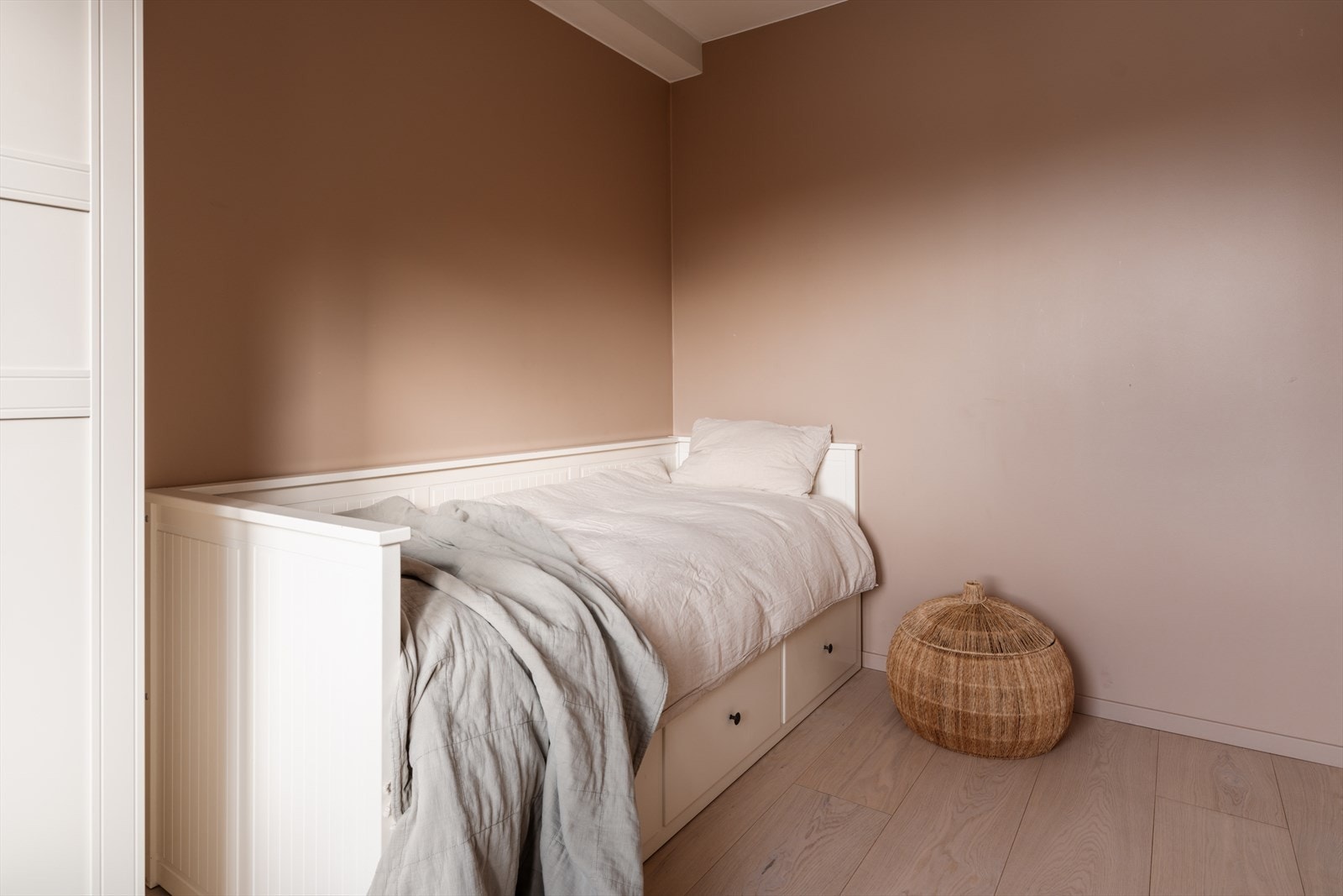 Et fleksibelt rom som passer like godt som gjesterom, barnerom eller hjemmekontor. Galleribilde