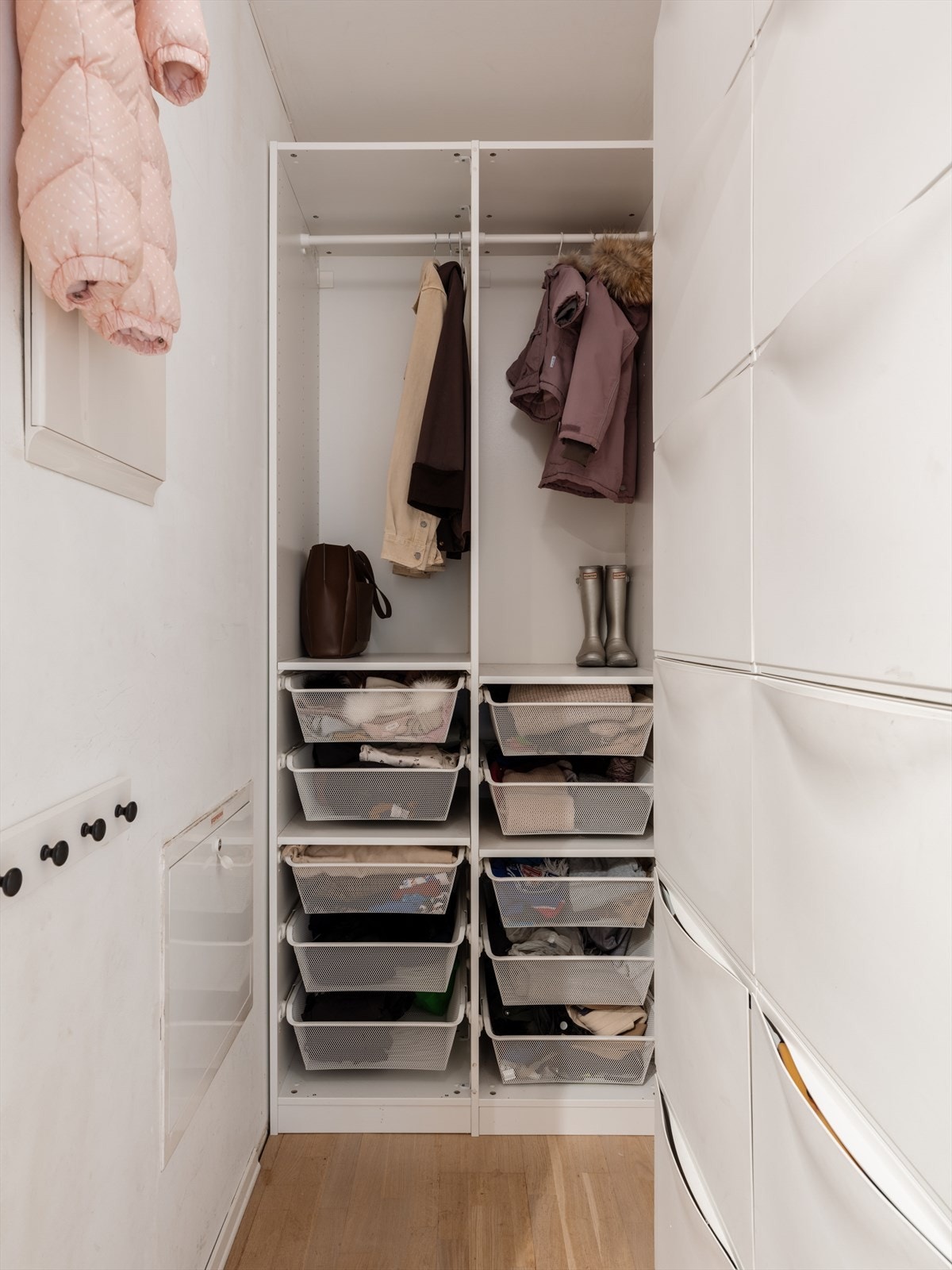 Boden nr. 2 har smarte garderobeløsninger for effektiv oppbevaring. Galleribilde