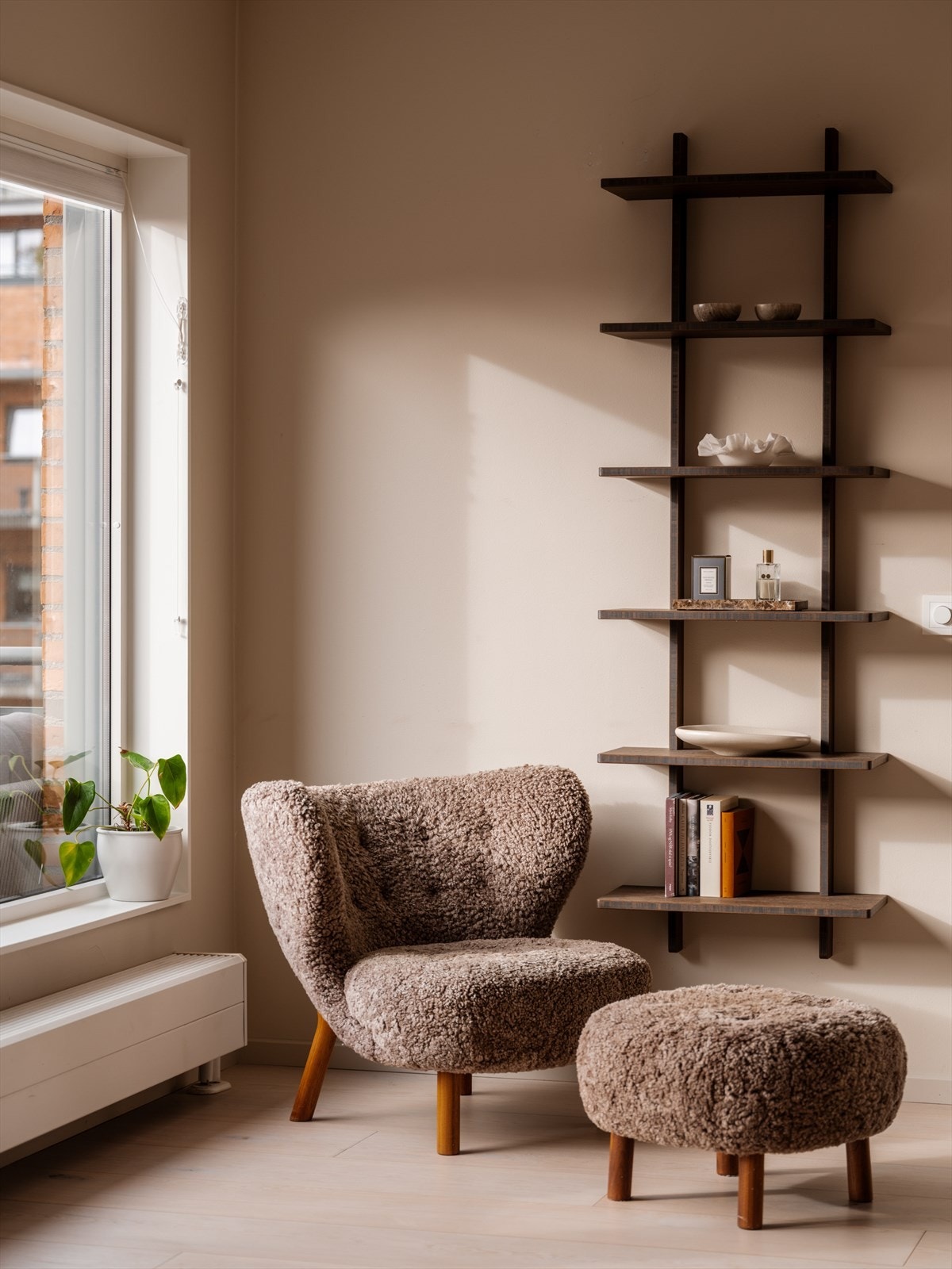 Radiatorer sørger for deilig temperatur i leiligheten. Galleribilde