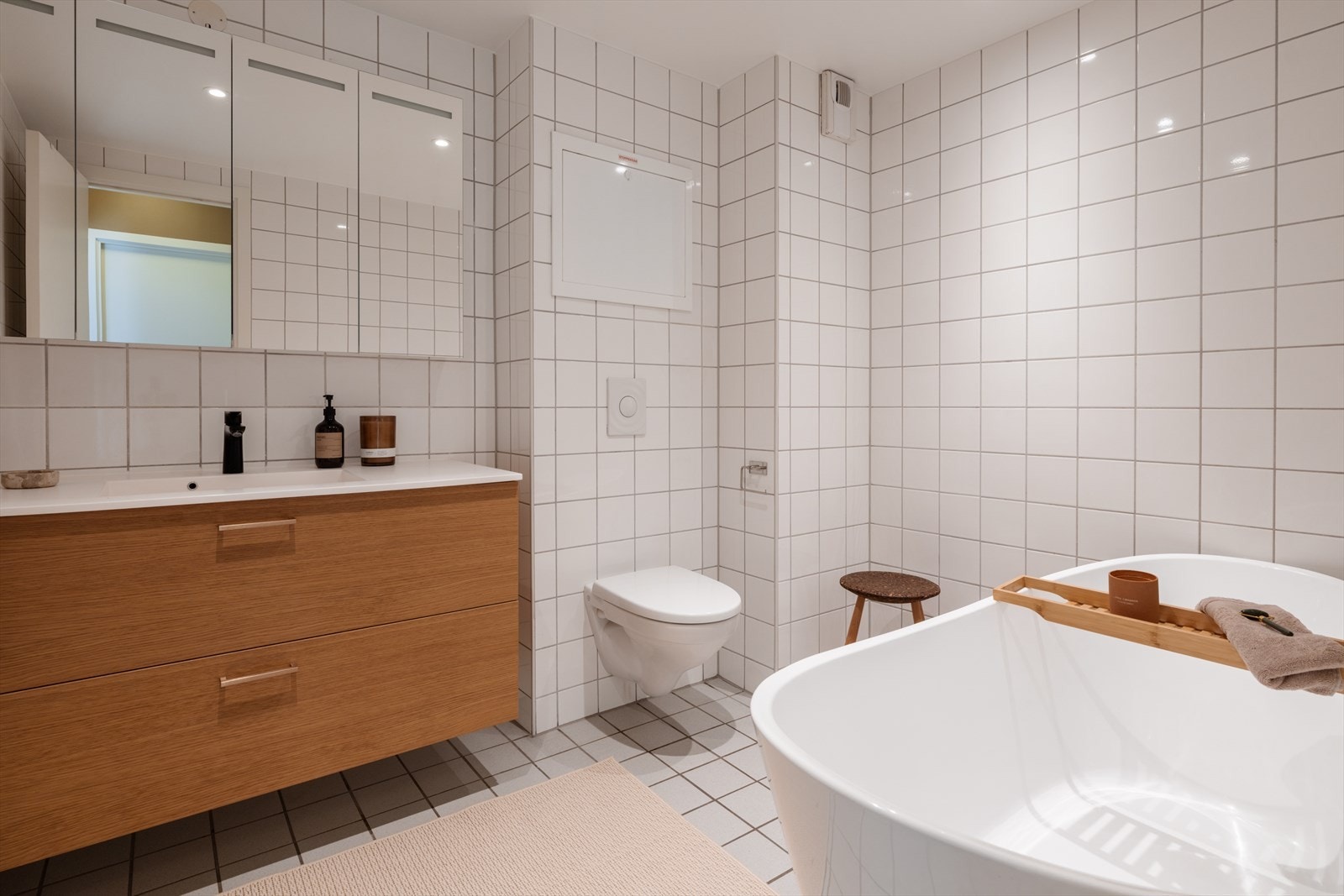 Det er deilig med badekar! Morsom badetid for de små, eller alenetid, fred og ro for en sliten forelder? Galleribilde